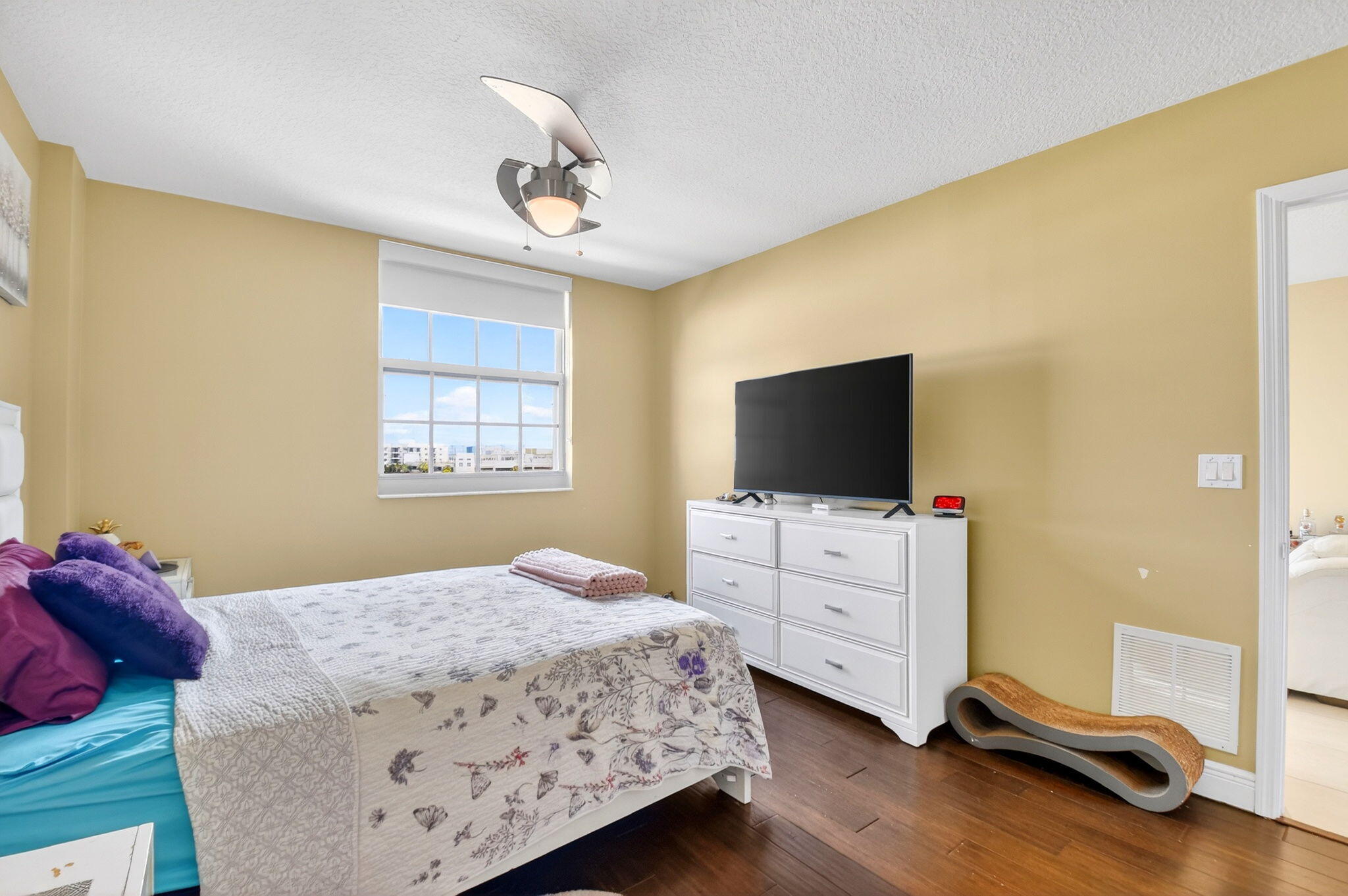 610 CLEMATIS CONDO - Residential