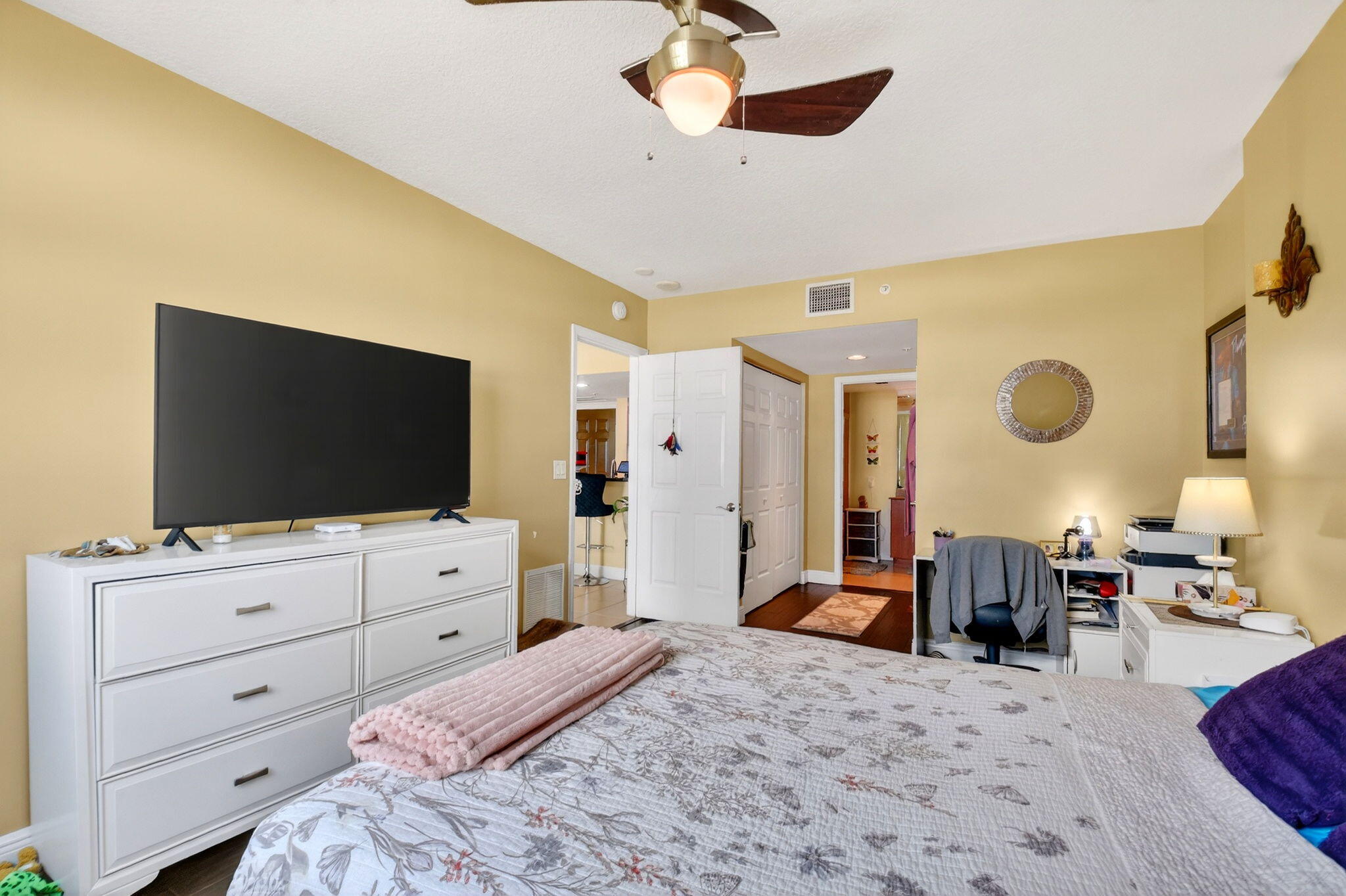 610 CLEMATIS CONDO - Residential