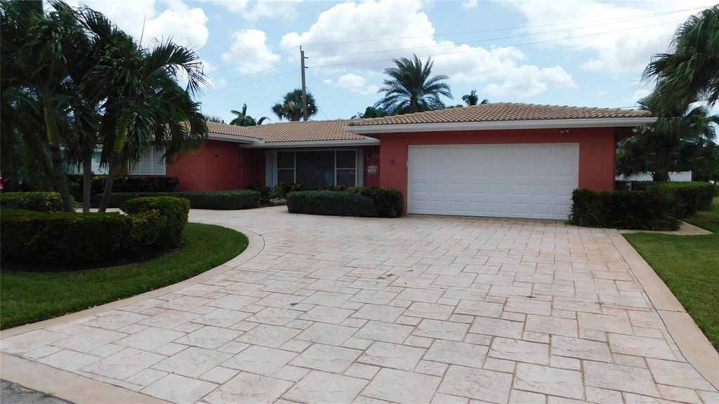 Photo of 2100 NE 34th St, Lighthouse Point, FL 33064 (MLS # F10404749)