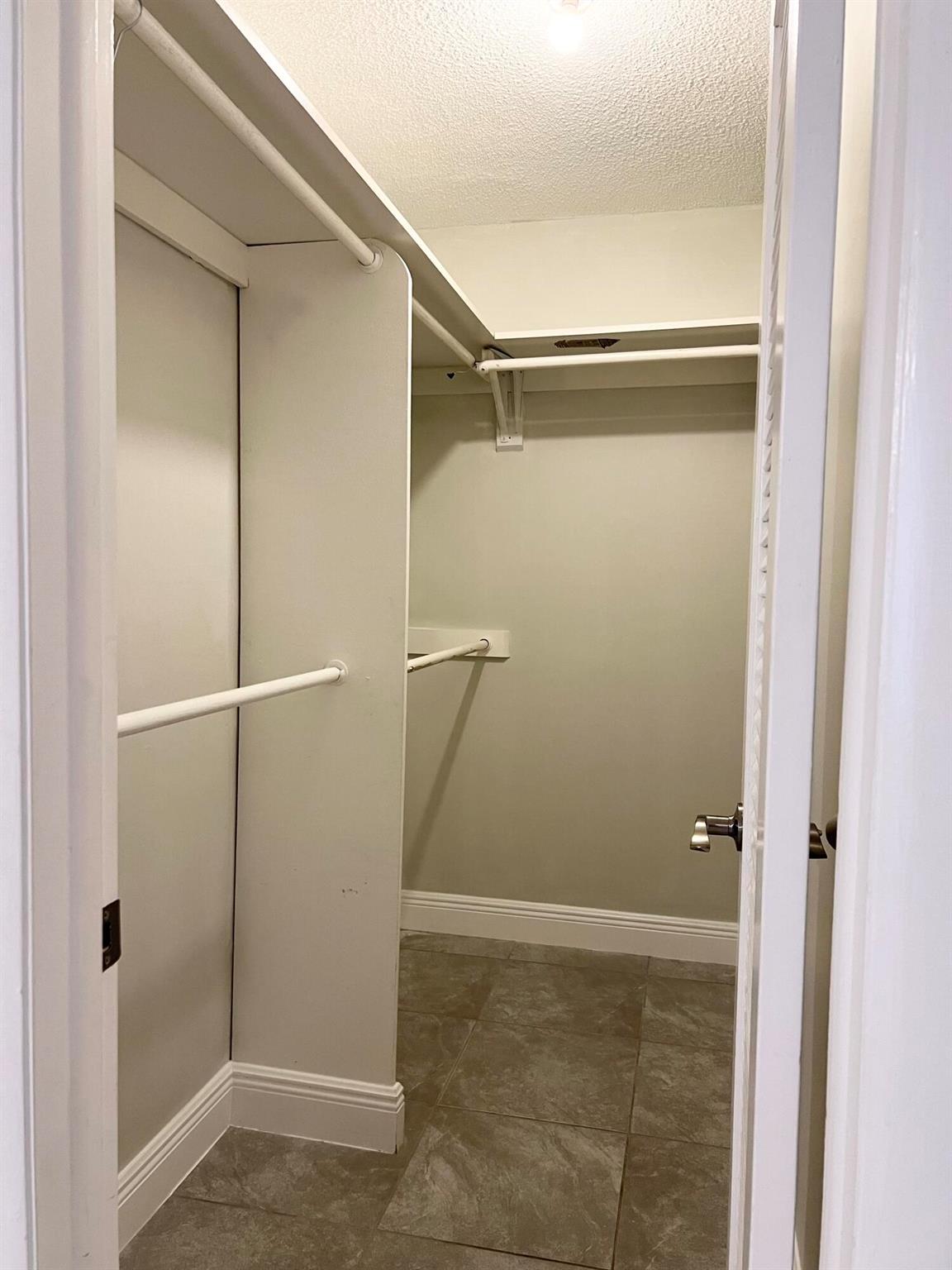 KINGS POINT BURGUNDY - Residential Lease