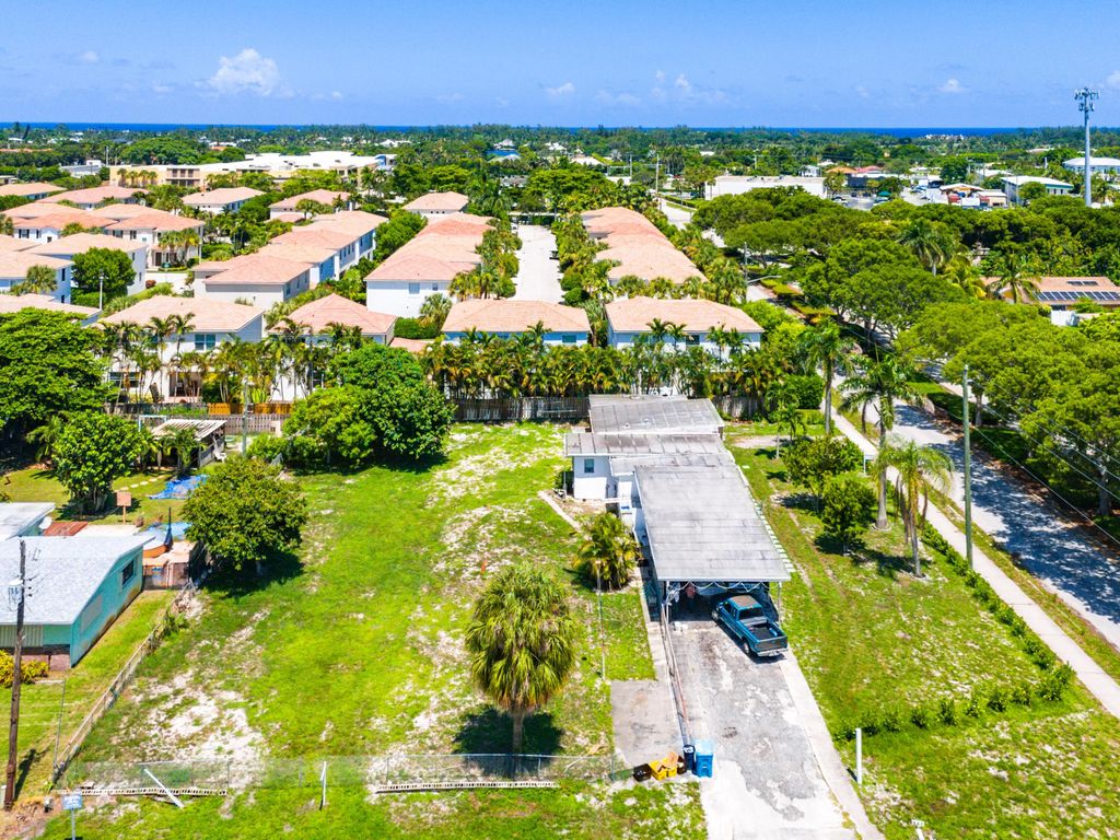 Photo of 335 Gulfstream Boulevard, Boynton Beach, FL 33435 (MLS # R11153852)