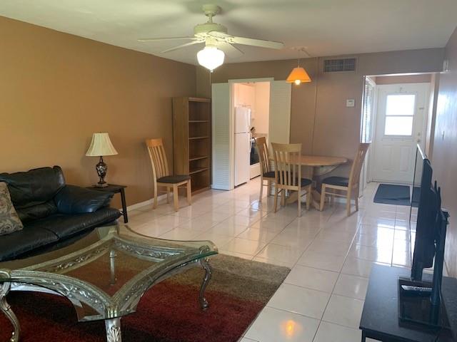 GREENWAY VILLAGE NORTH CO - Residential Lease