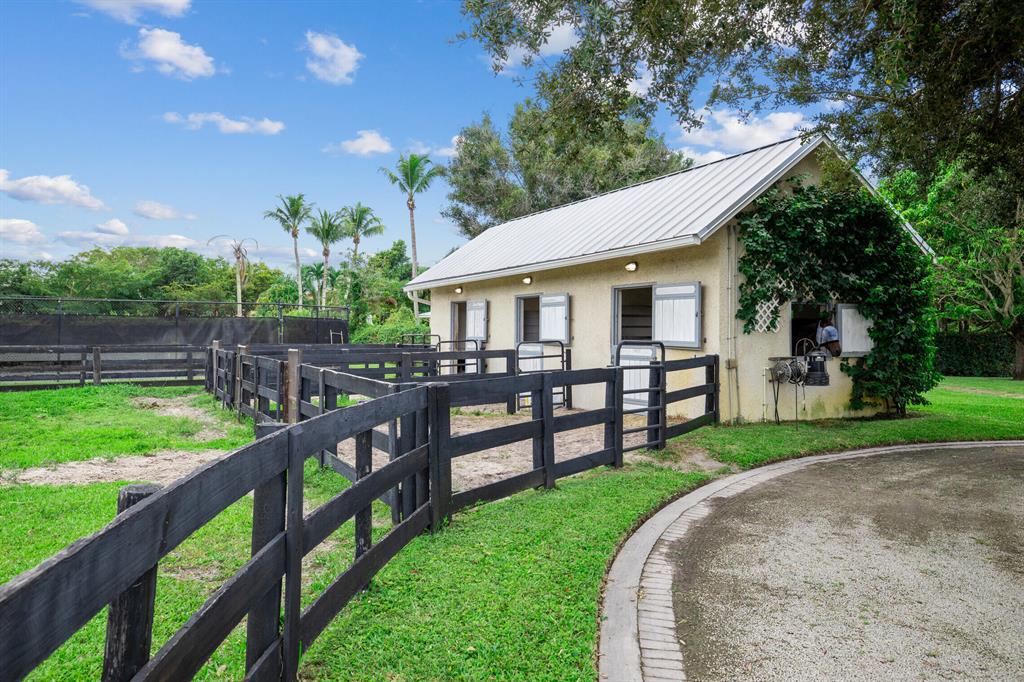 PALM BEACH FARMS CO 3 - Residential