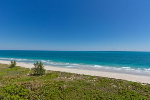 A home in Hutchinson Island