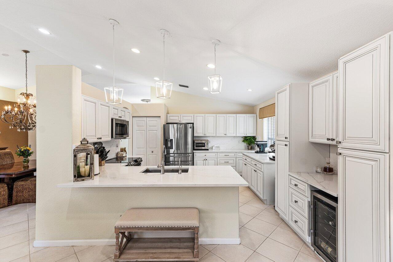 VALENCIA LAKES 3 - Residential