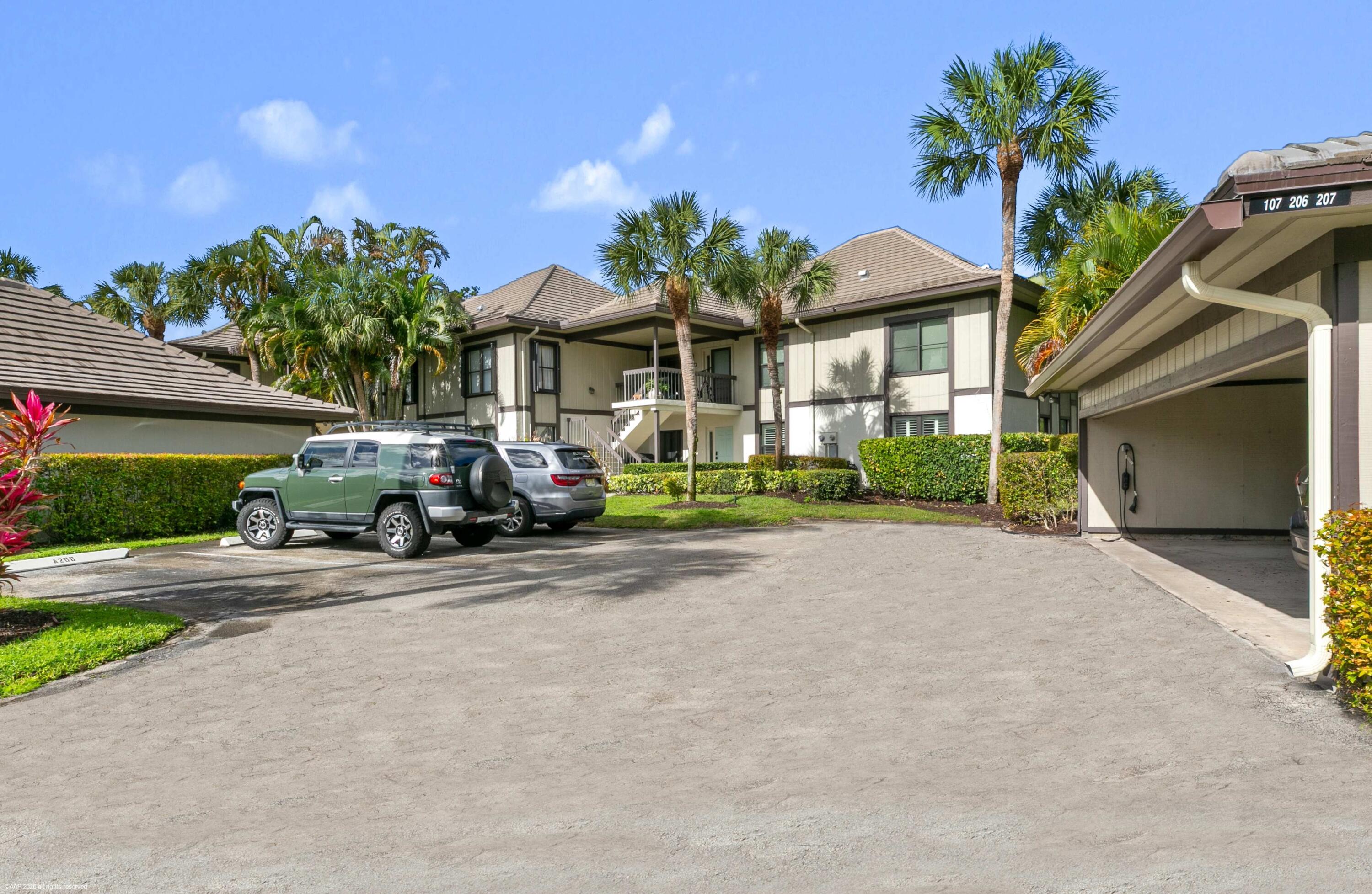 COWDRAY PARK CONDO - Residential