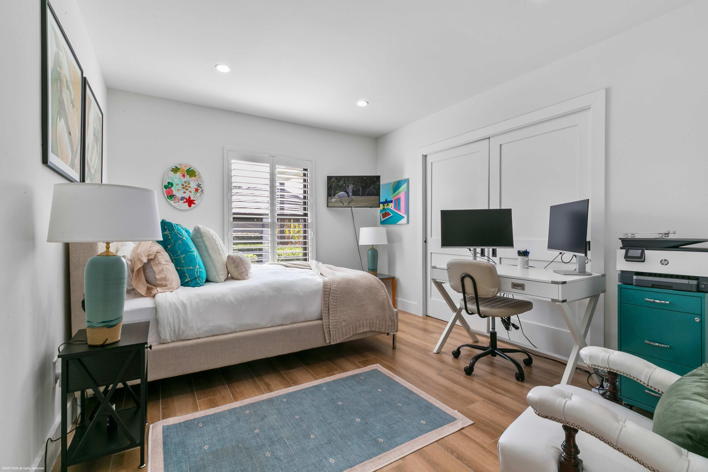 COWDRAY PARK CONDO - Residential