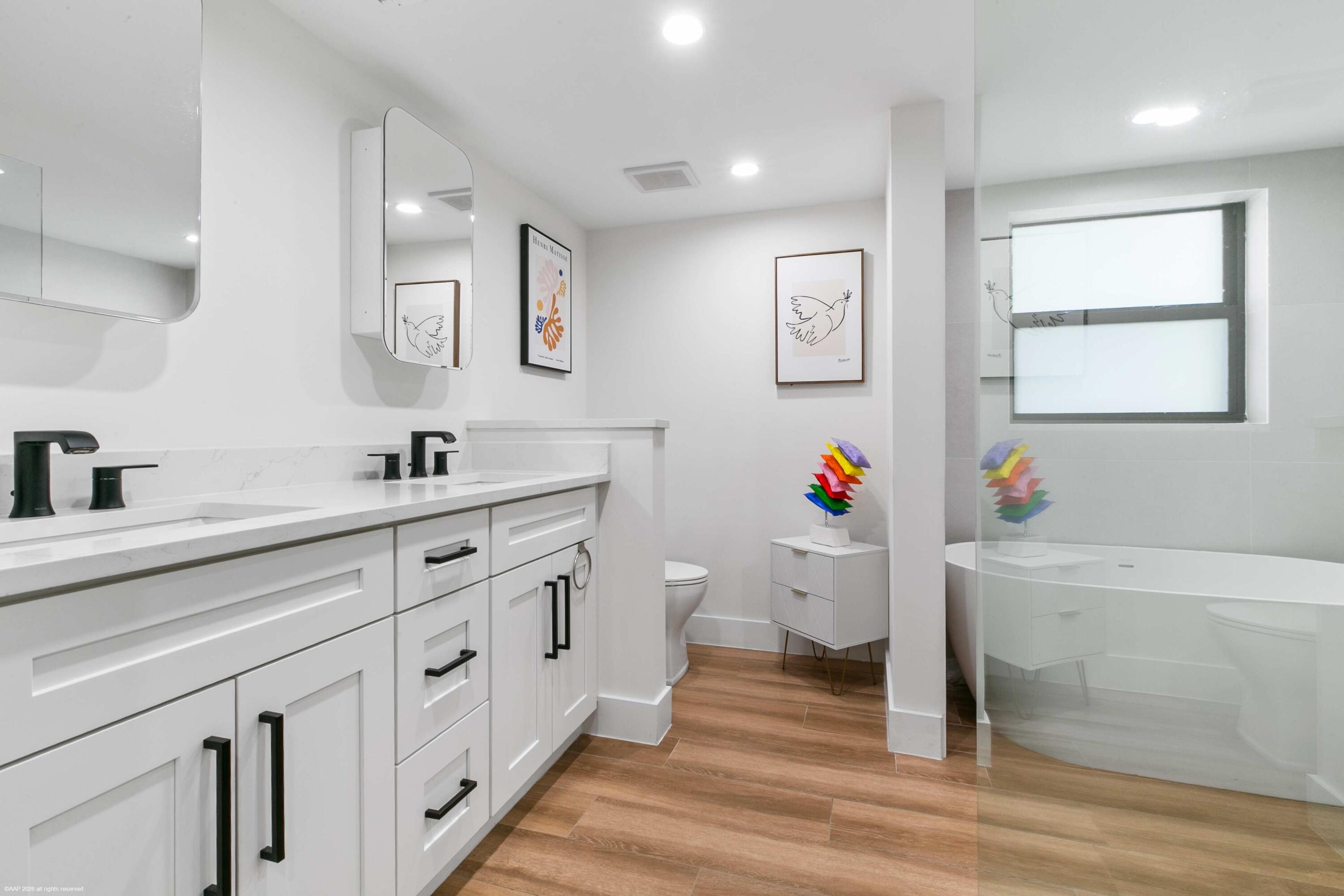 COWDRAY PARK CONDO - Residential