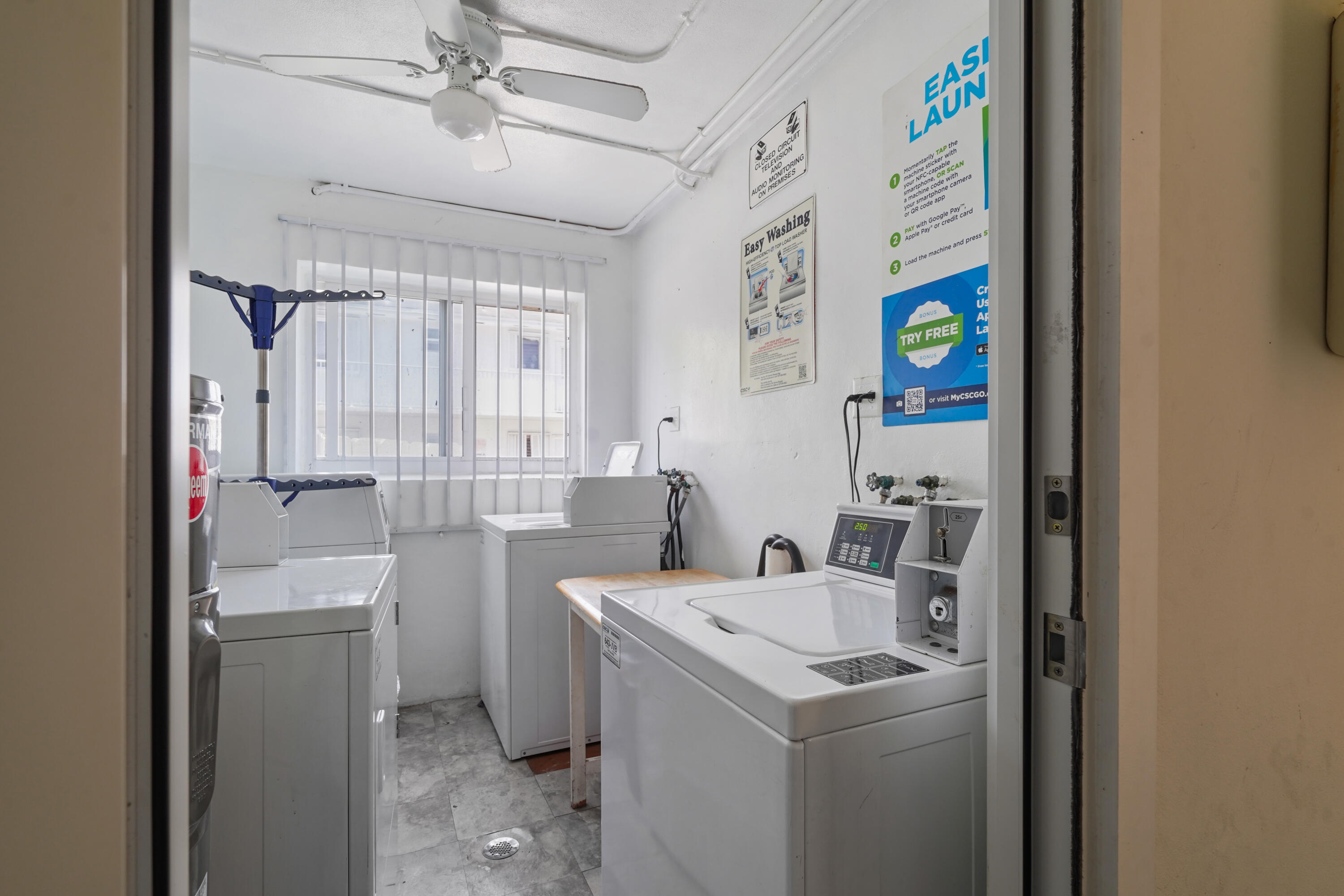 HOLLYWOOD - Residential Lease