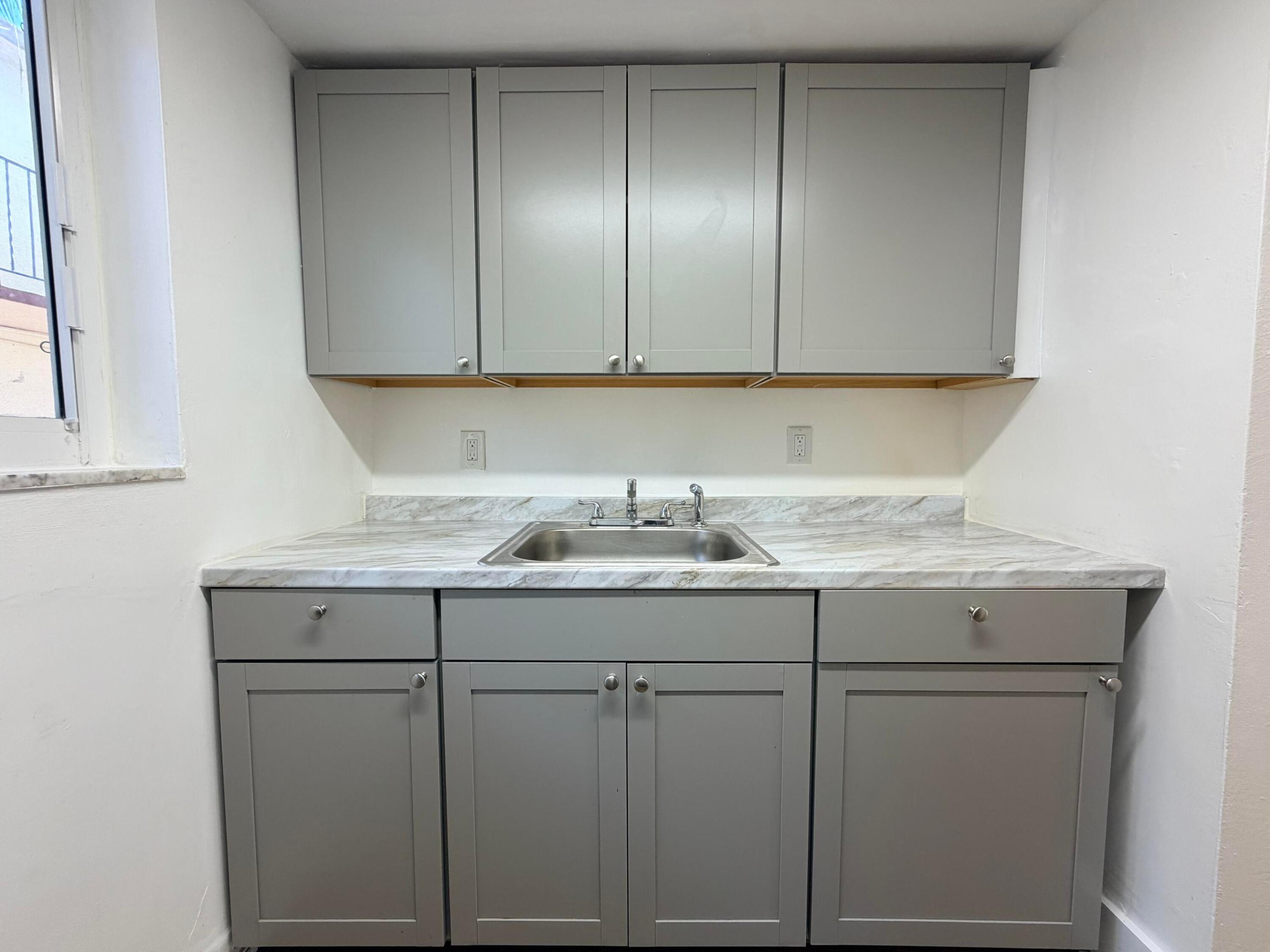 HOLLYWOOD - Residential Lease