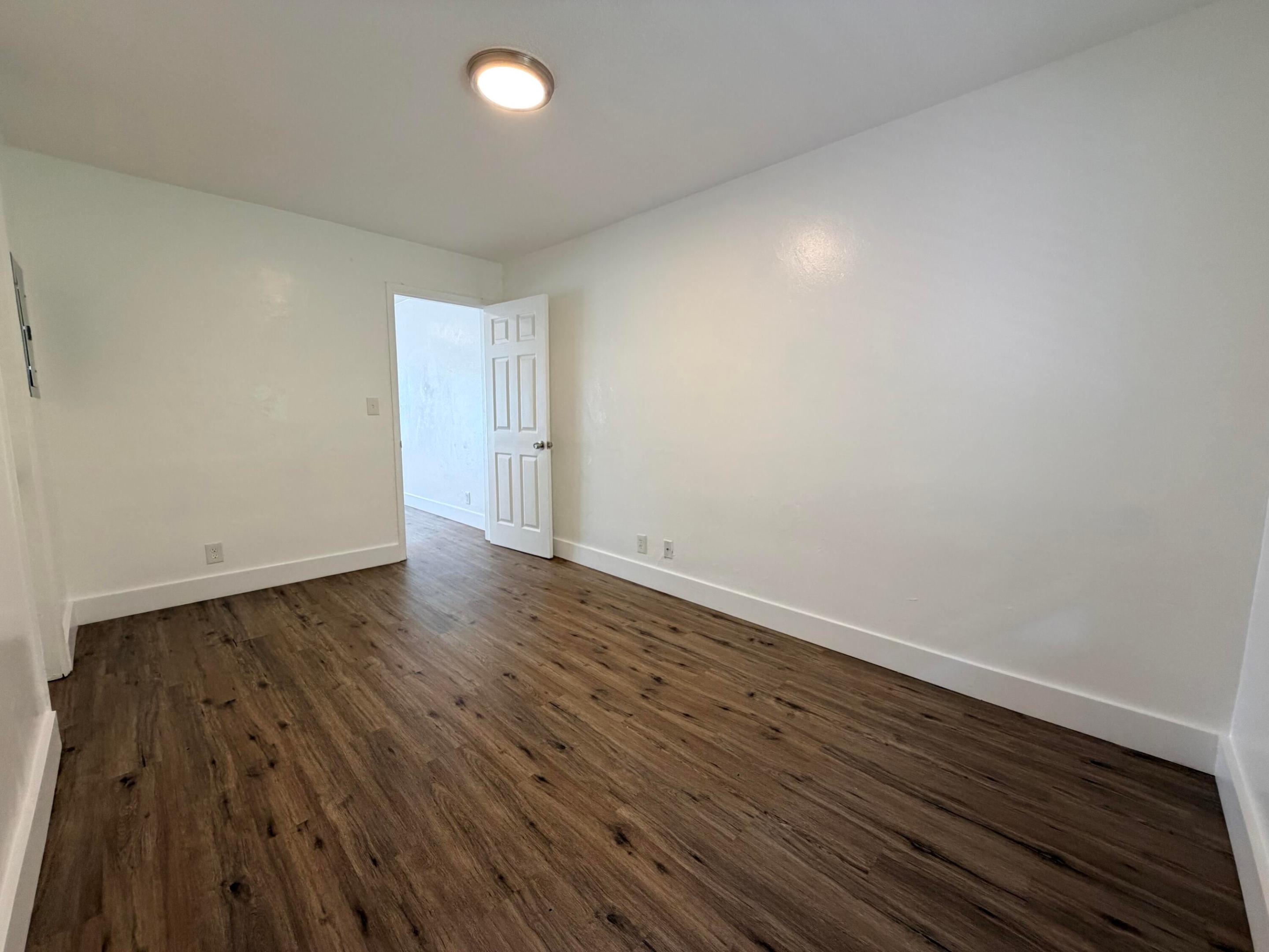 HOLLYWOOD - Residential Lease