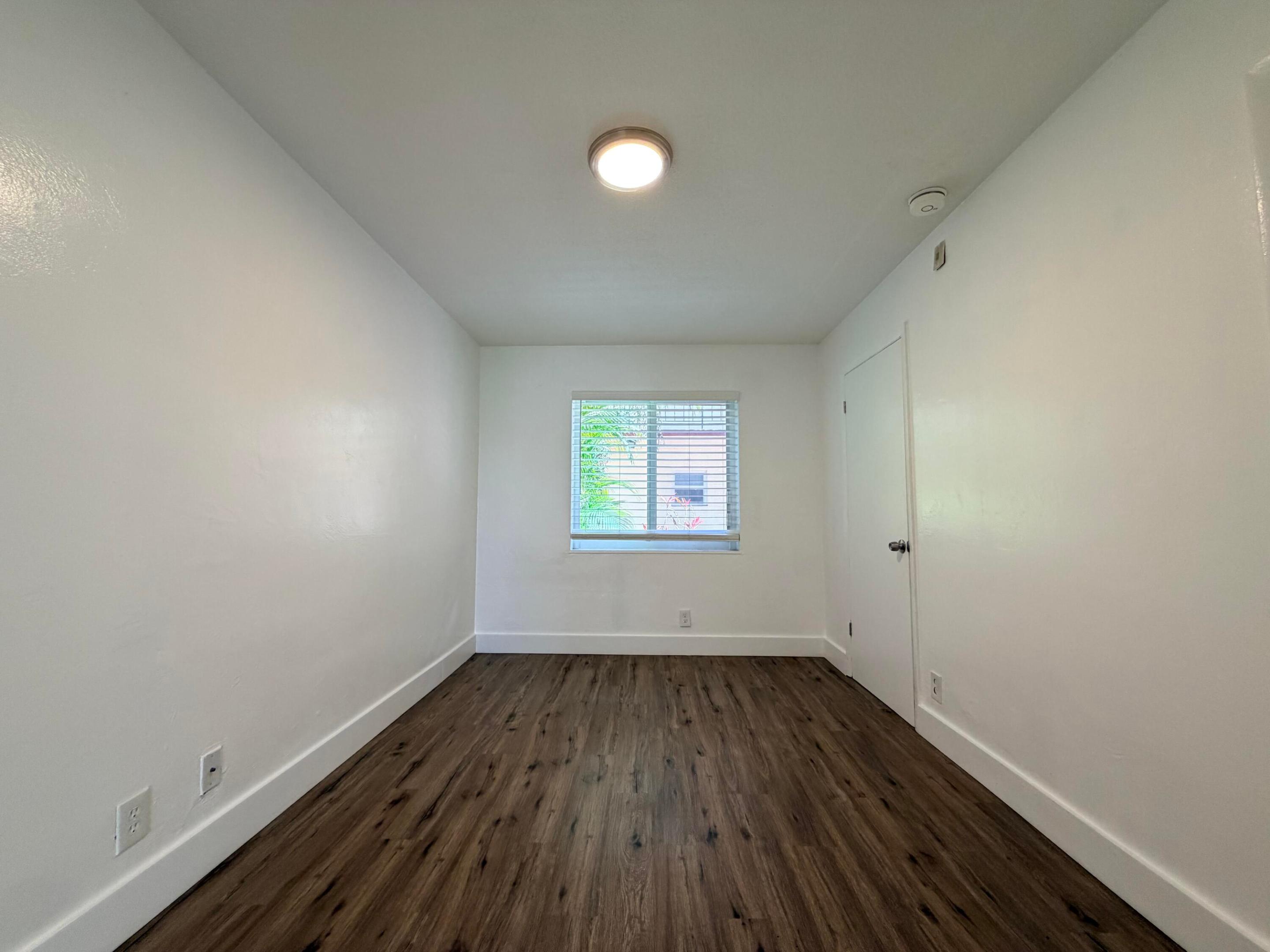 HOLLYWOOD - Residential Lease