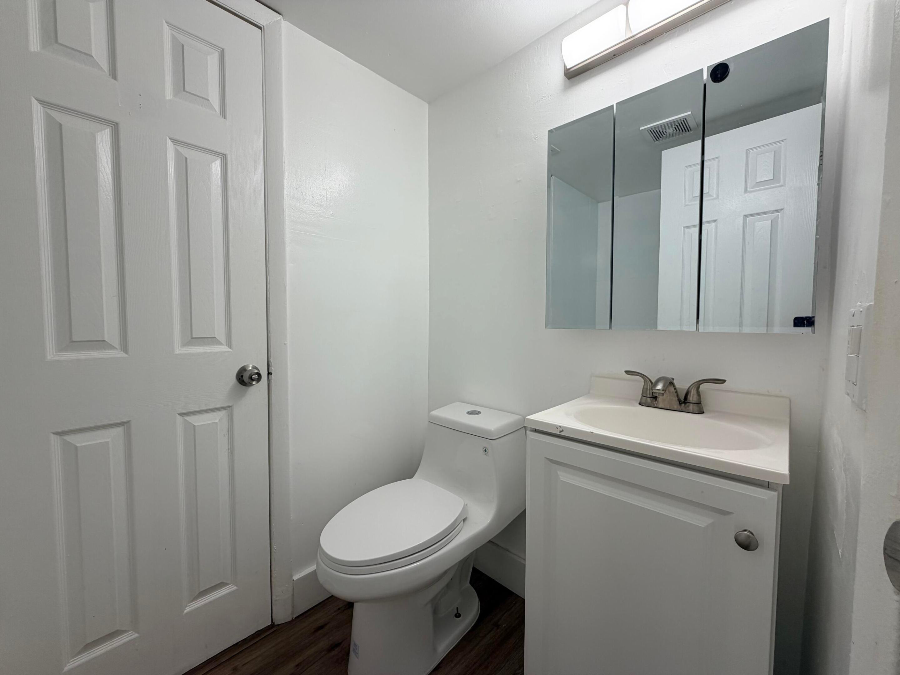 HOLLYWOOD - Residential Lease