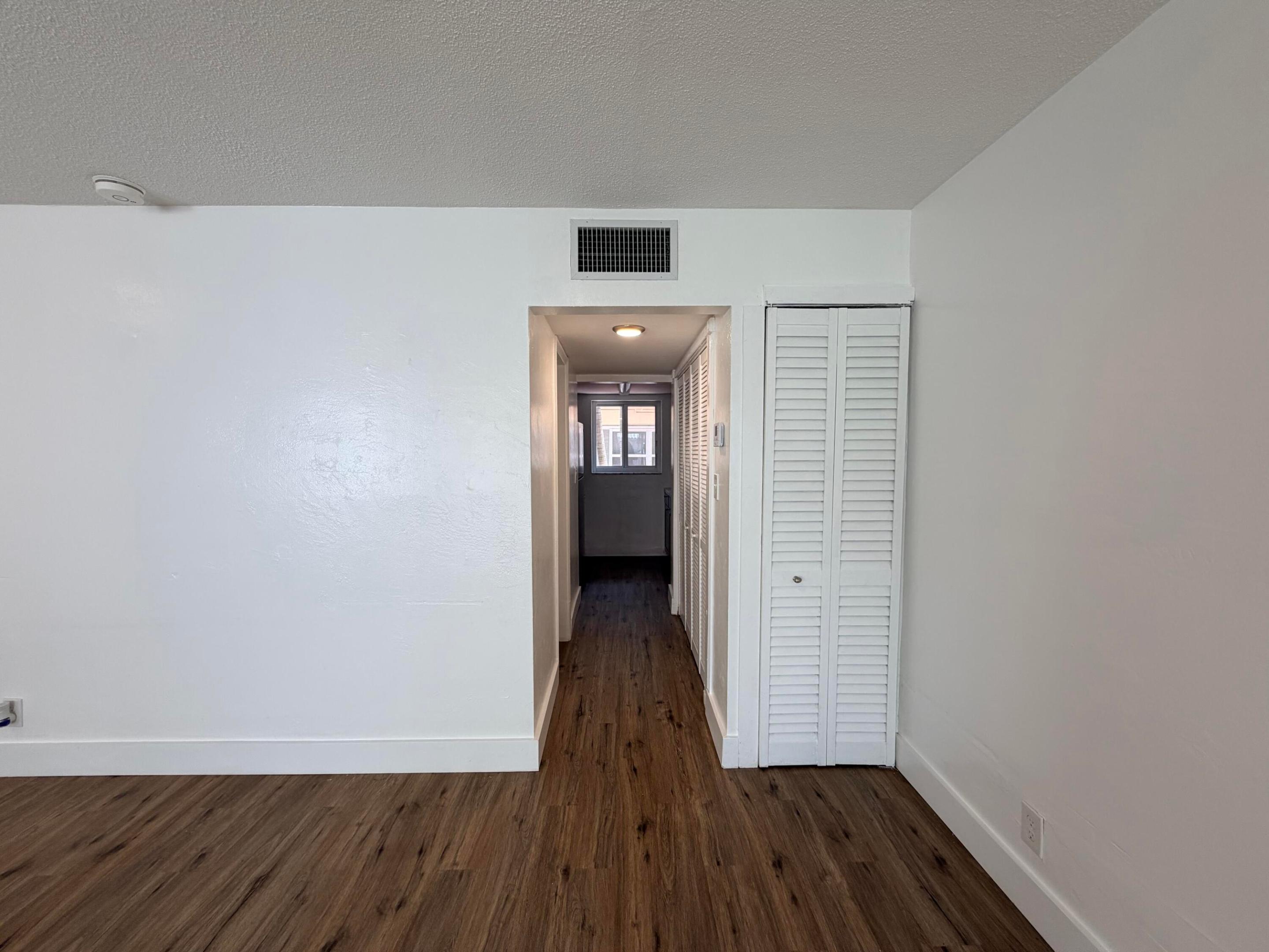 HOLLYWOOD - Residential Lease