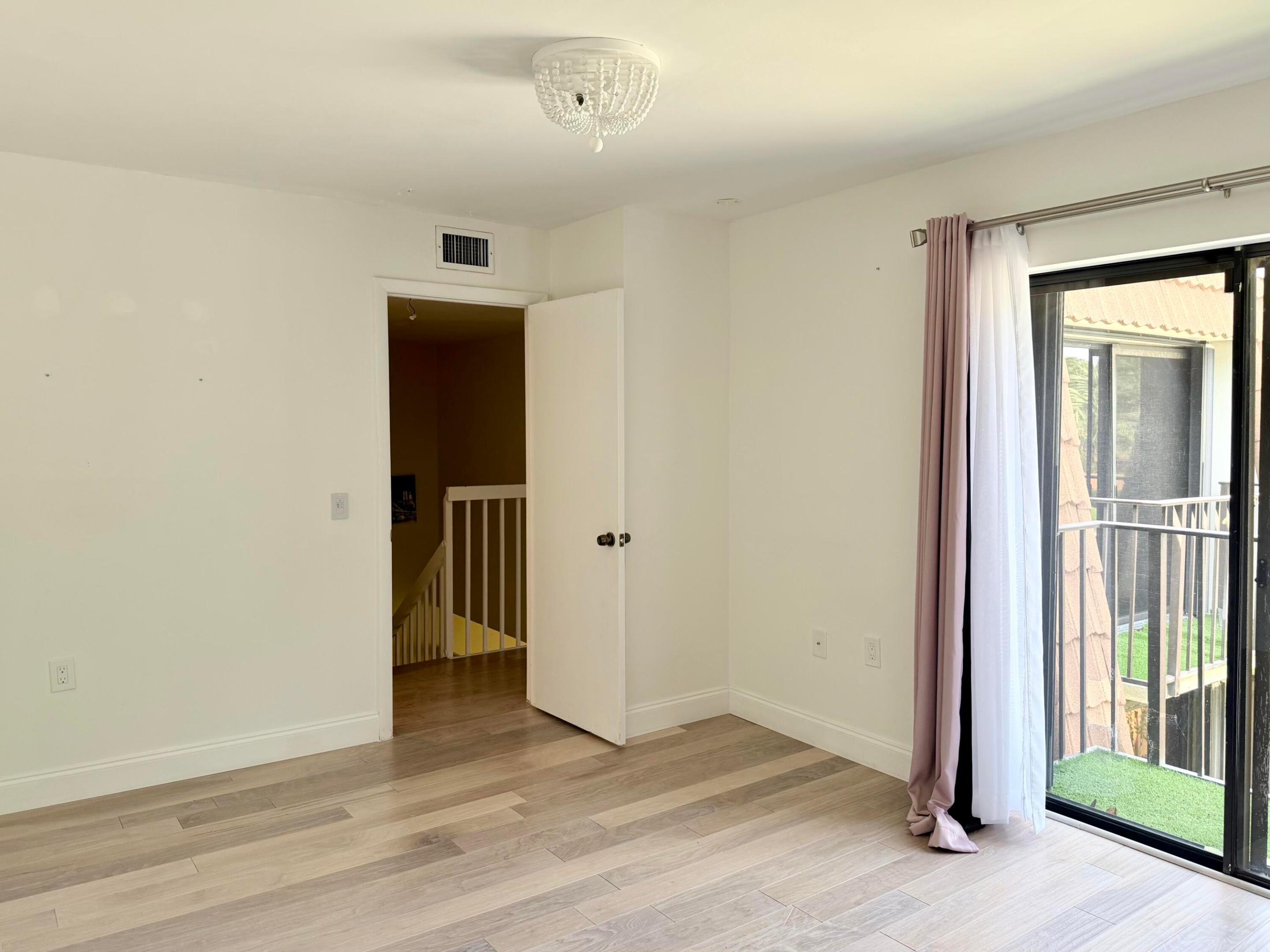 VILLAGE OF SANDALWOOD LAKES NORTH - Residential
