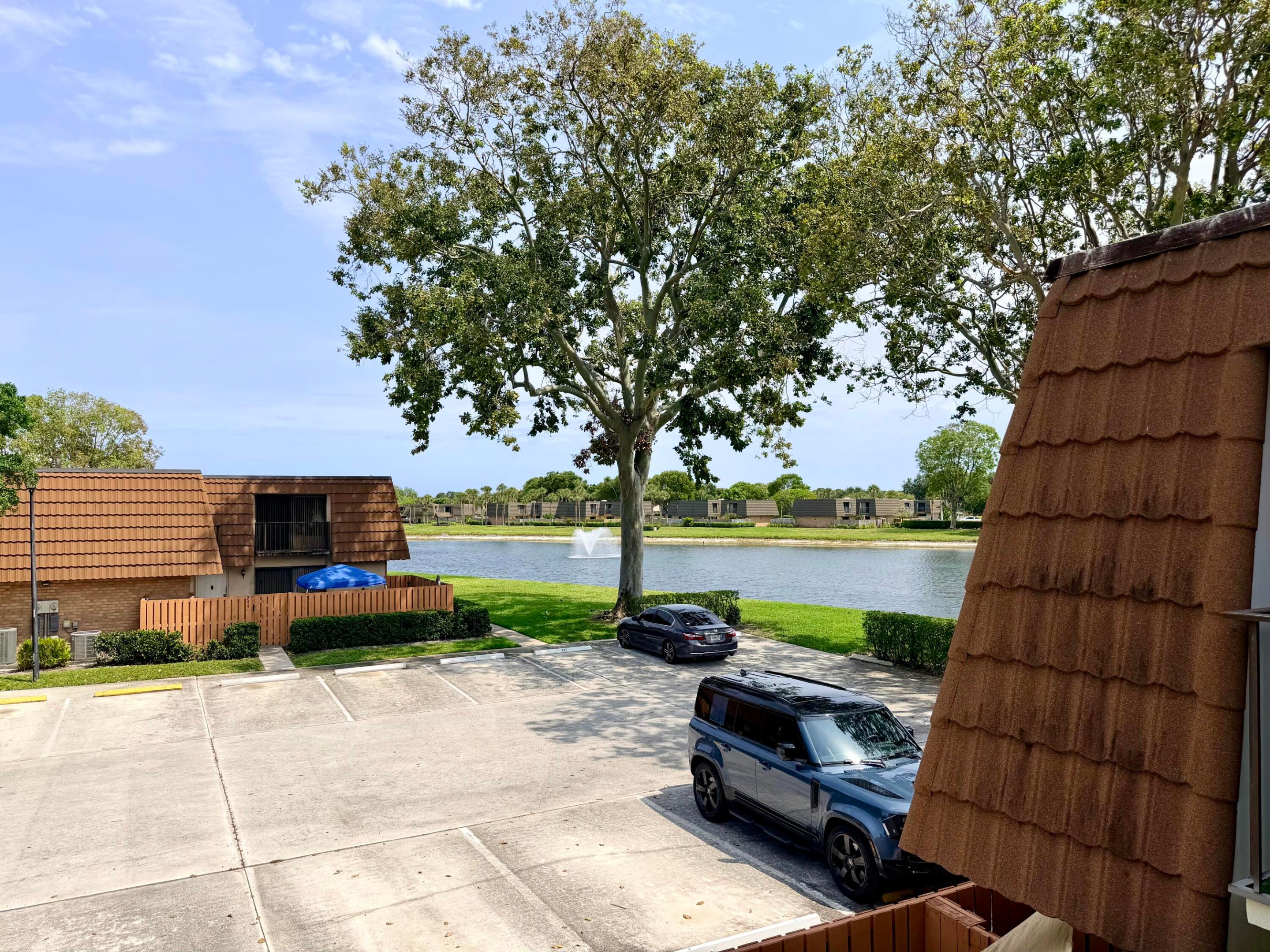 VILLAGE OF SANDALWOOD LAKES NORTH - Residential