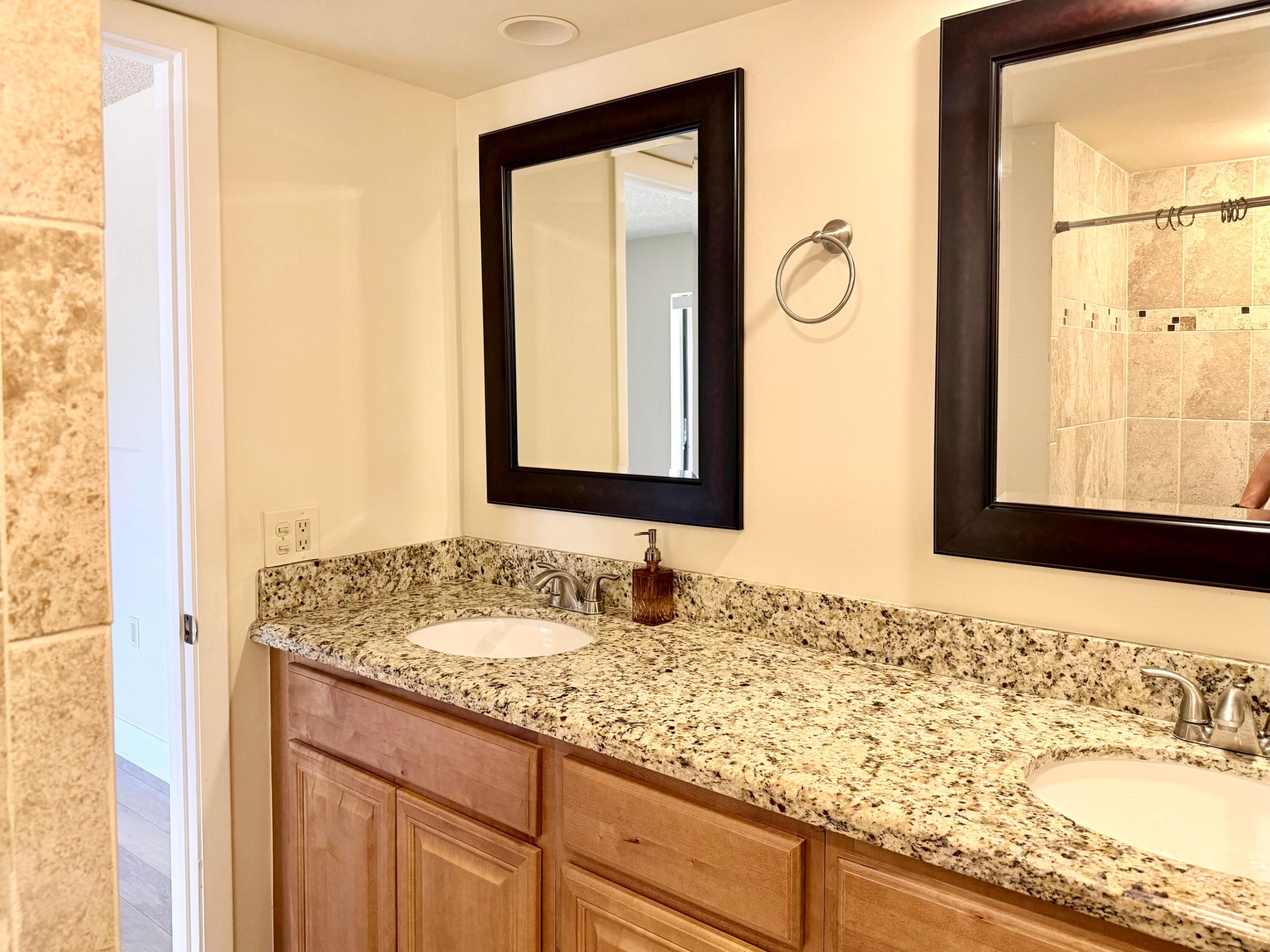 VILLAGE OF SANDALWOOD LAKES NORTH - Residential
