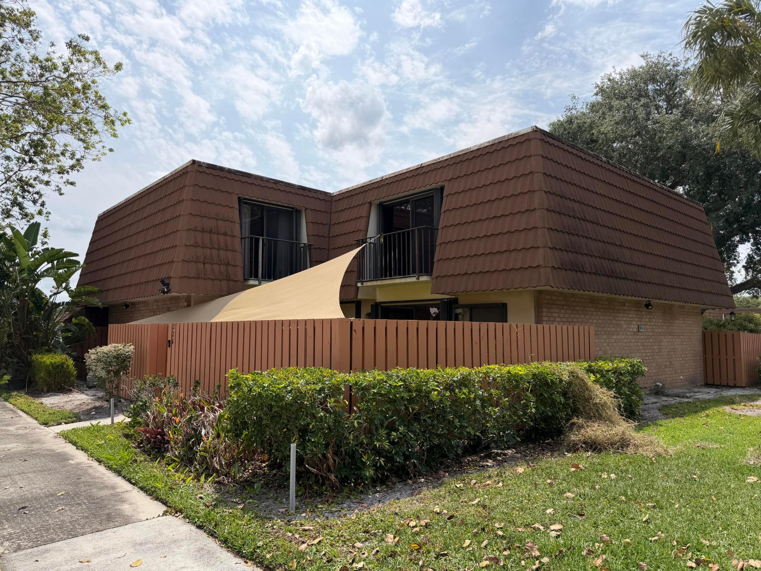VILLAGE OF SANDALWOOD LAKES NORTH - Residential