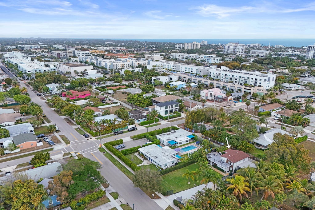 Photo of 311 SE 3rd Avenue #Upstairs, Delray Beach, FL 33483 (MLS # B26069080)