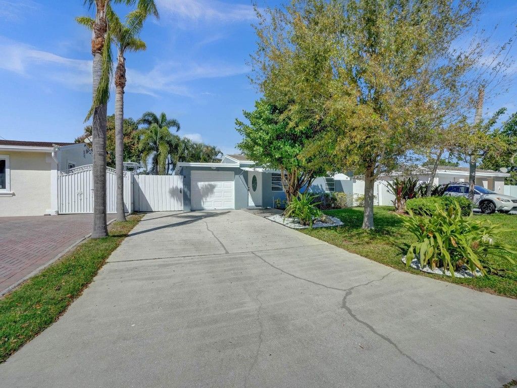 Photo of 3006 Giuliano Avenue, Lake Worth, FL 33461 (MLS # F10426054)