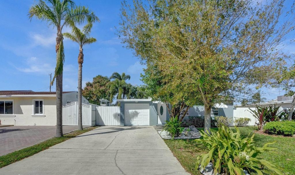 Photo of 3006 Giuliano Avenue, Lake Worth, FL 33461 (MLS # F10426054)