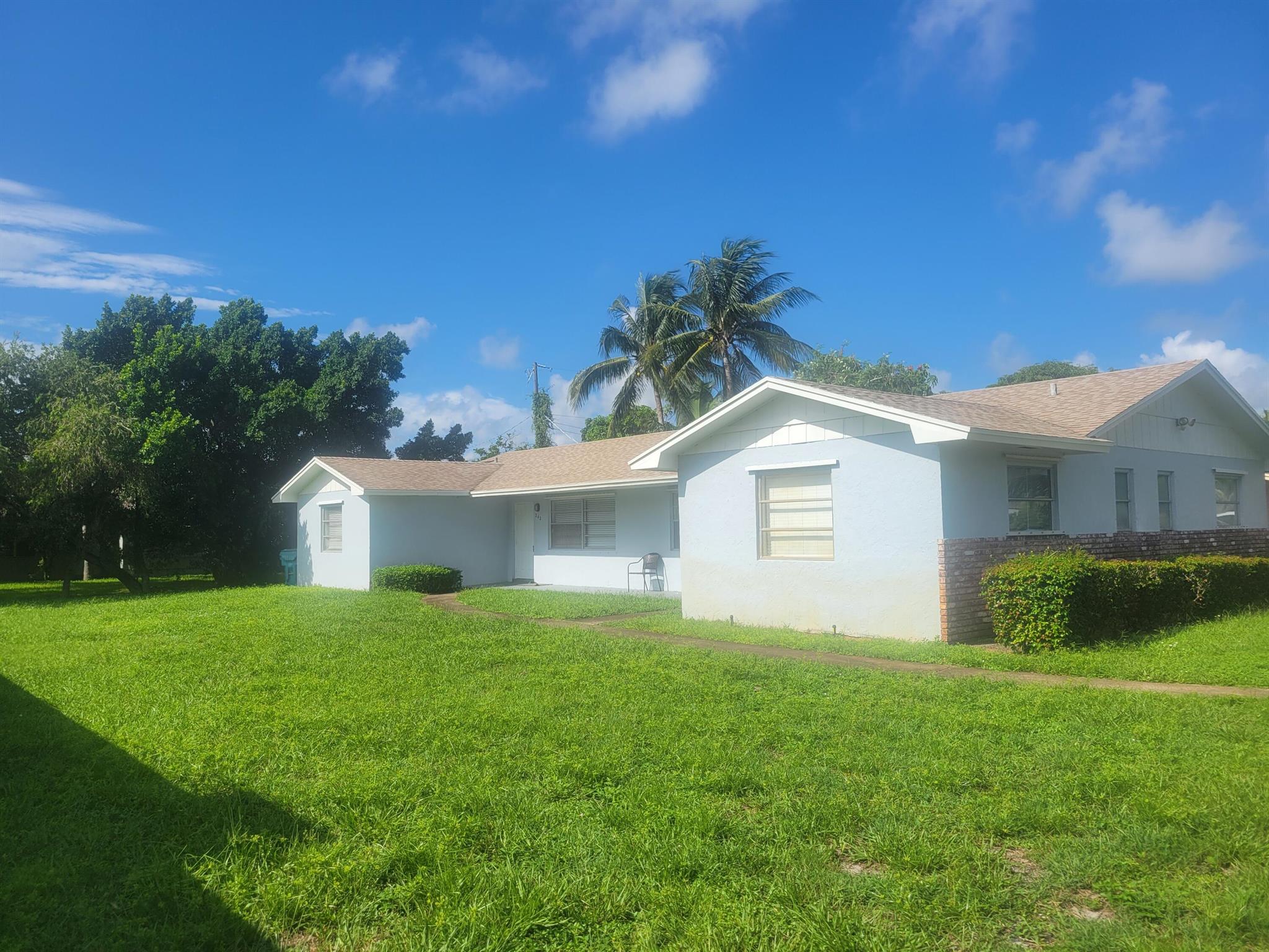 New kitchen, appliances, very clean, tile throughout laundry room and storage out back two parking spaces. Close to schools, beach, Hospitails shopping I95 and more