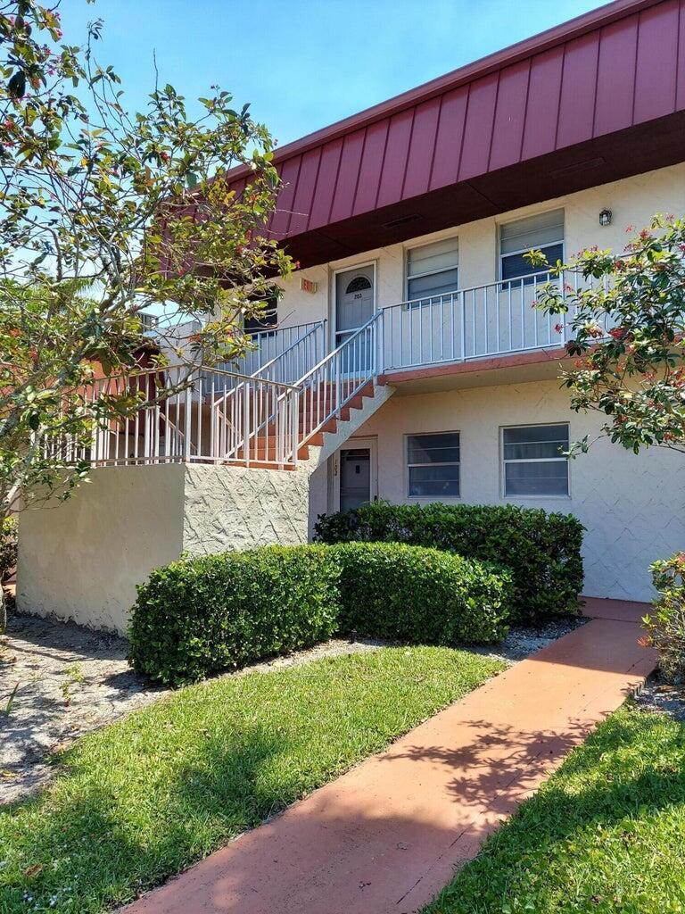 12019 W Greenway Dr 203