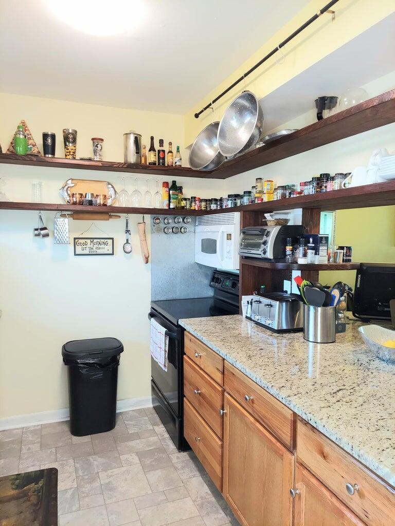 GREENWAY VILLAGE SO COND - Residential