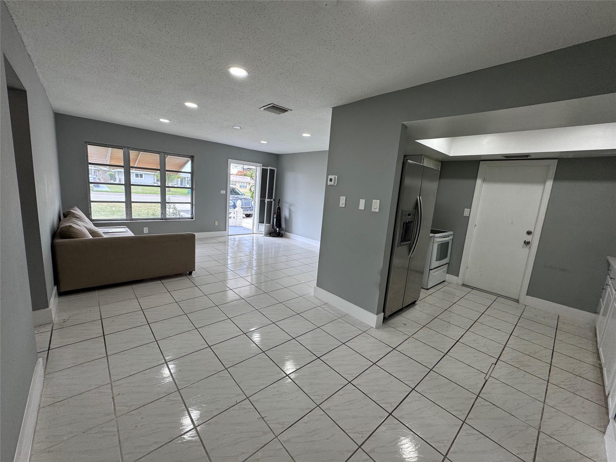 Mainlands Of Tamarac Lake - Residential