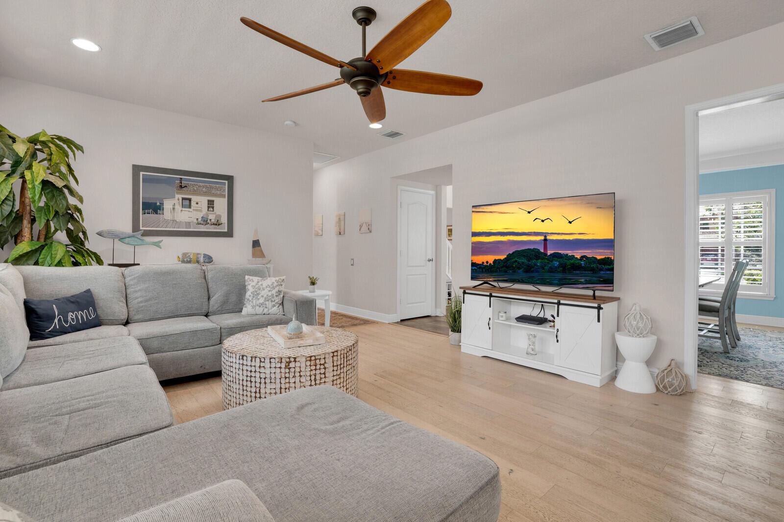 471 Oriole Point