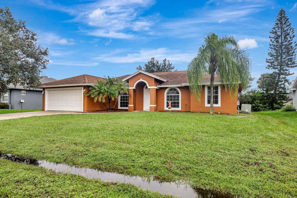 Photo of 2317 SE Watercrest Street, Port Saint Lucie, FL 34984 (MLS # R11028258)
