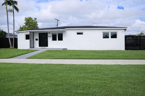 7825 SW 35th Ter Miami FL 33155