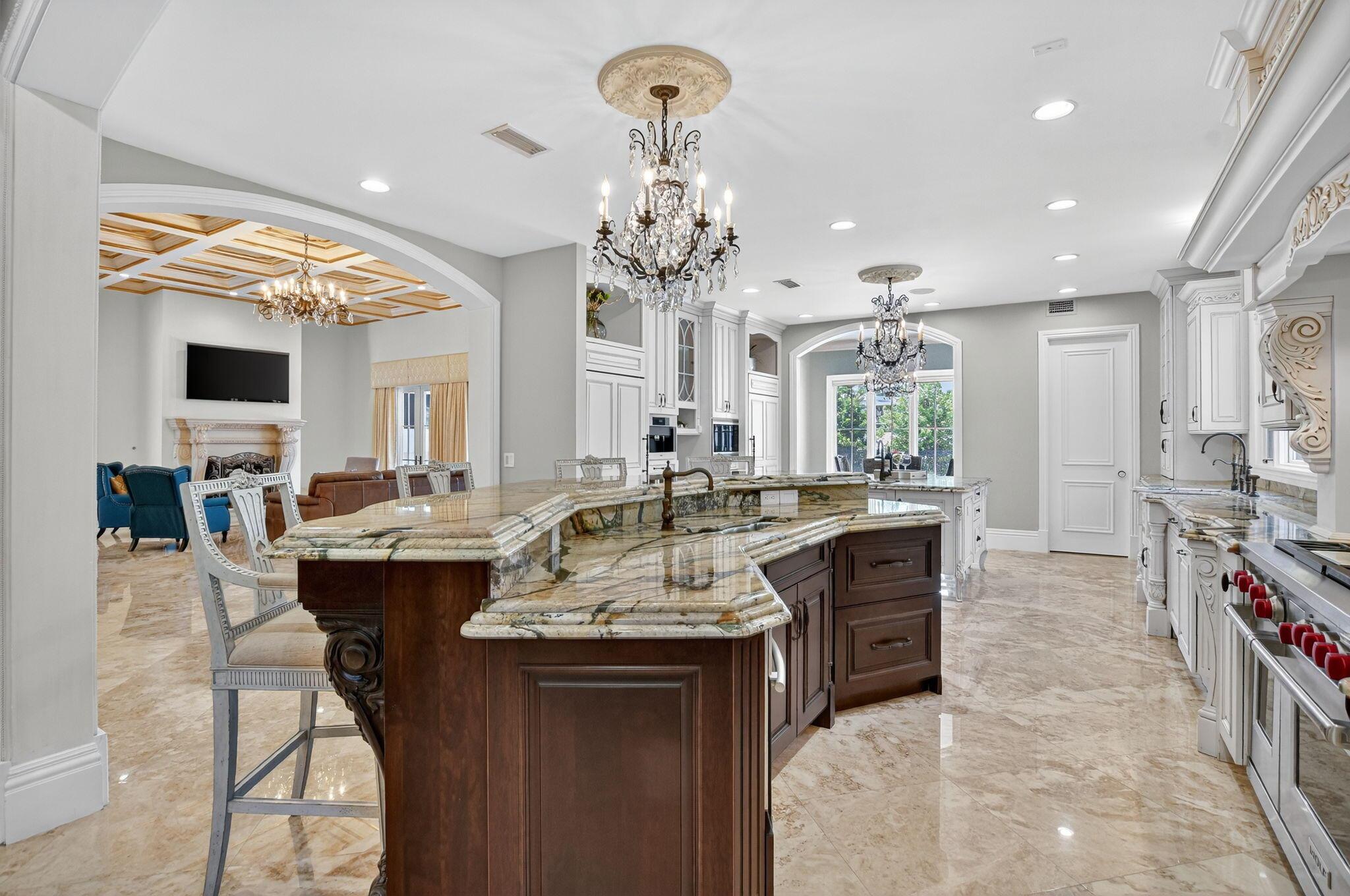 ROYAL PALM YACHT & COUNTR - Residential