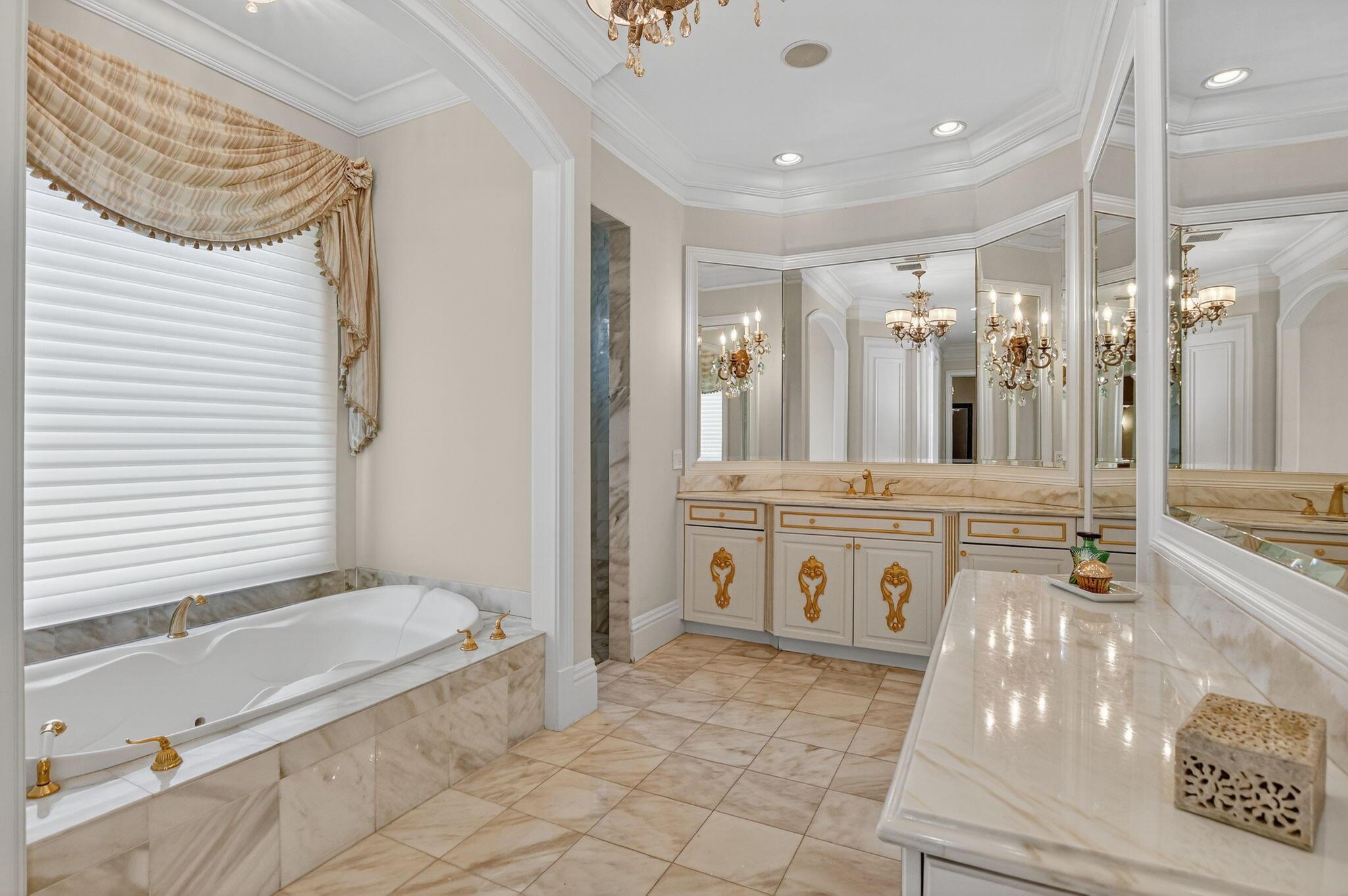 ROYAL PALM YACHT & COUNTR - Residential