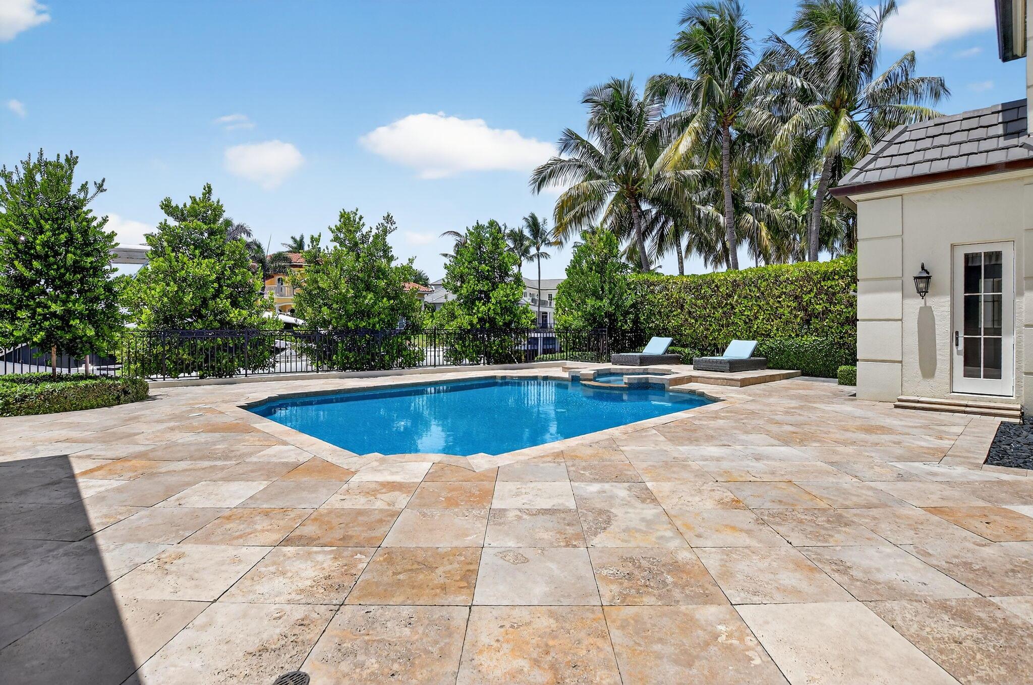 ROYAL PALM YACHT & COUNTR - Residential