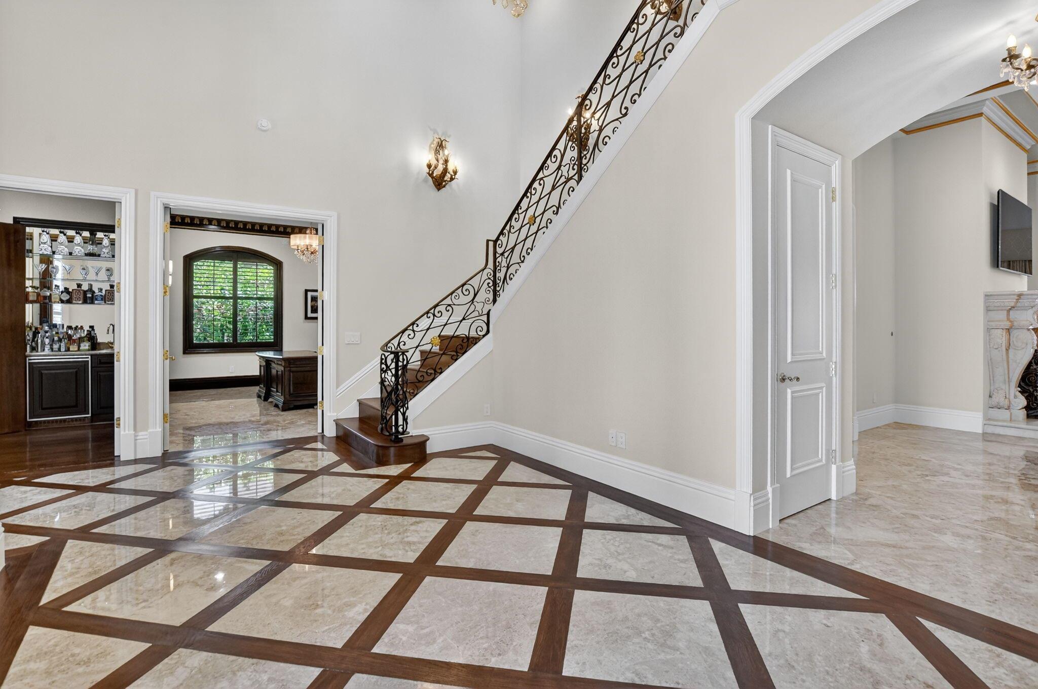 ROYAL PALM YACHT & COUNTR - Residential