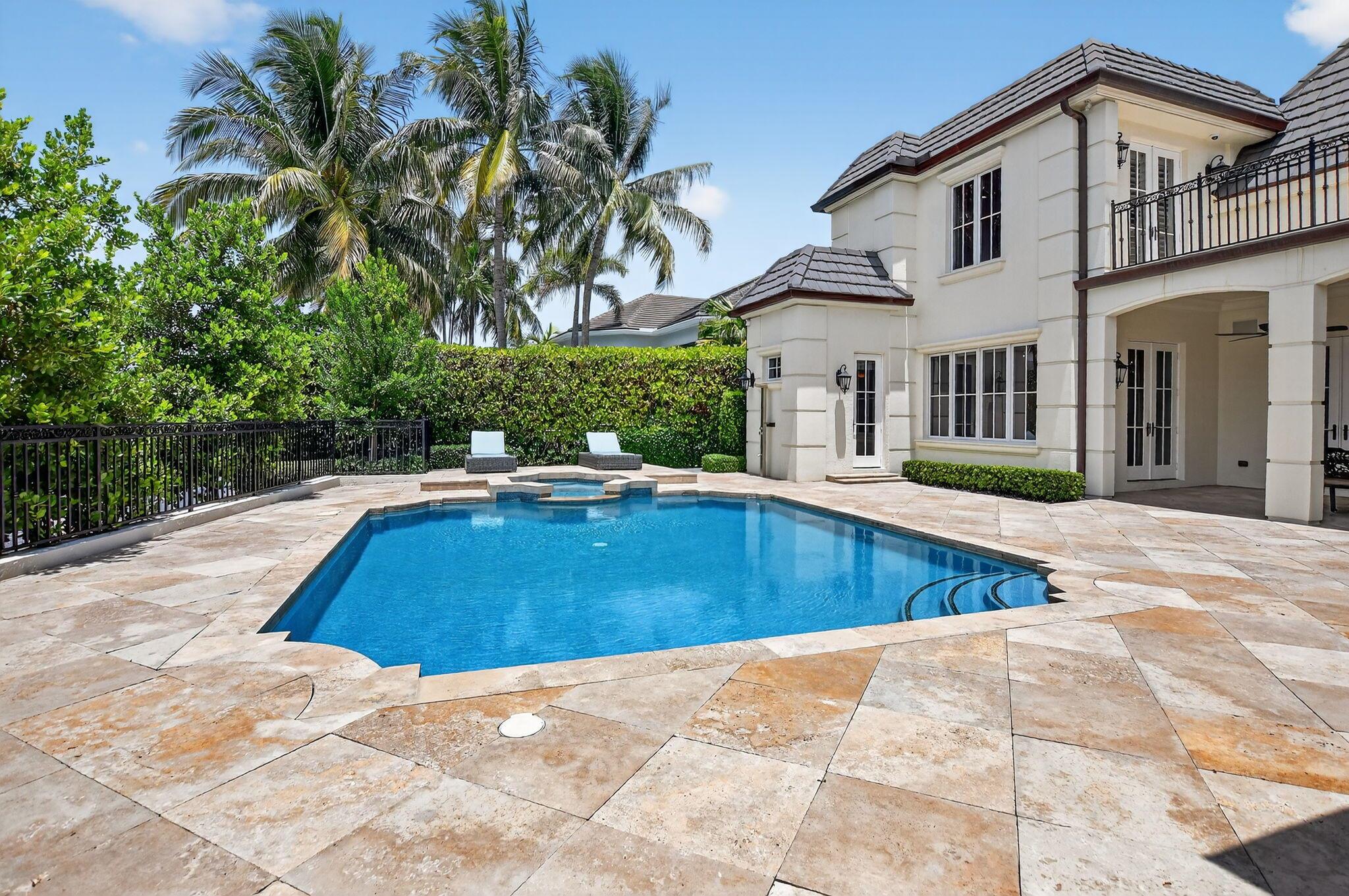 ROYAL PALM YACHT & COUNTR - Residential