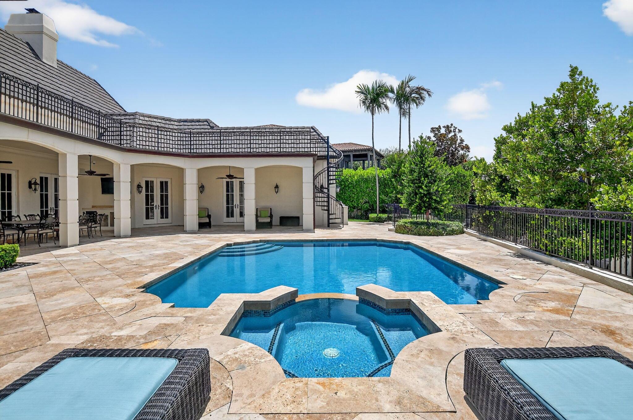 ROYAL PALM YACHT & COUNTR - Residential