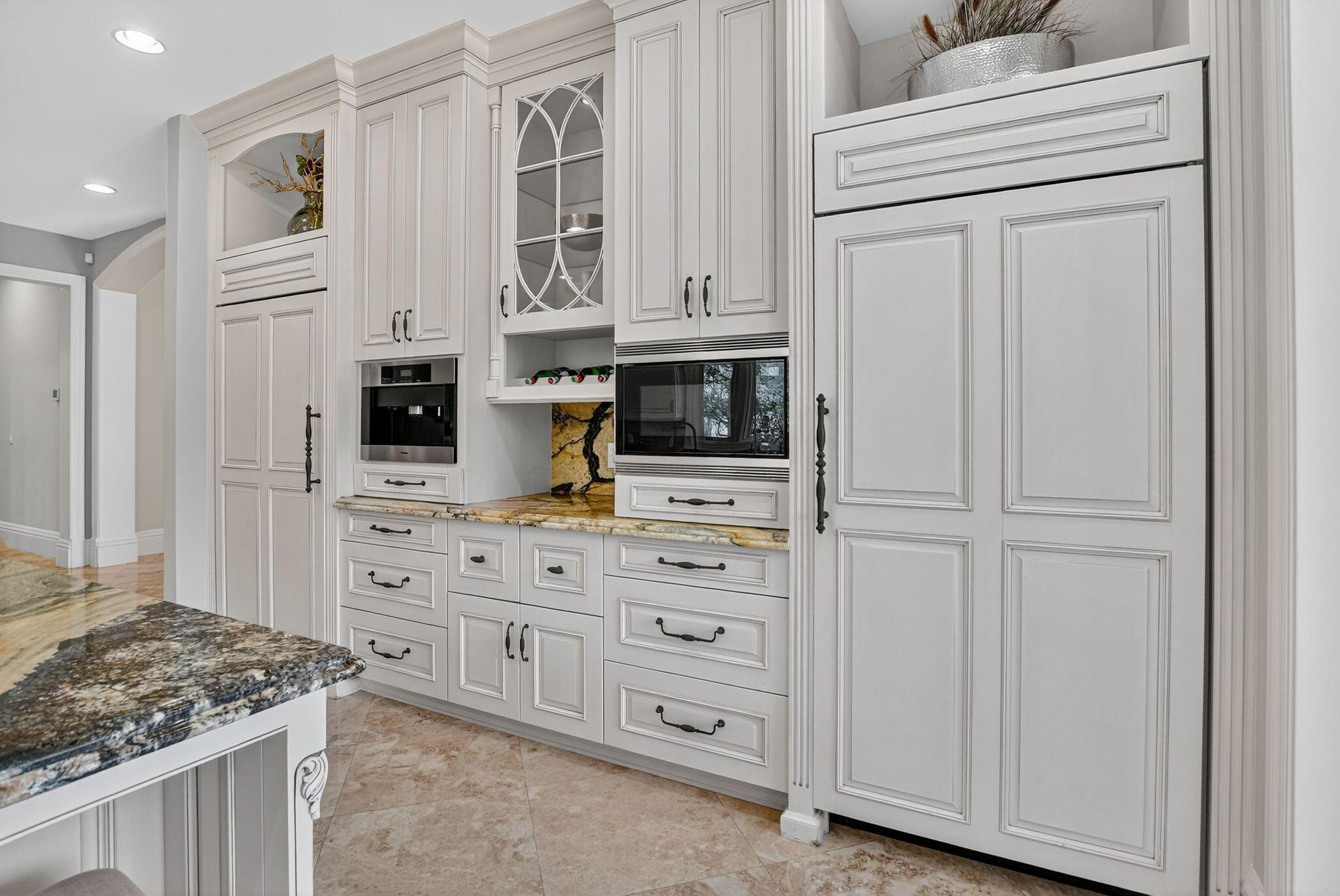 ROYAL PALM YACHT & COUNTR - Residential