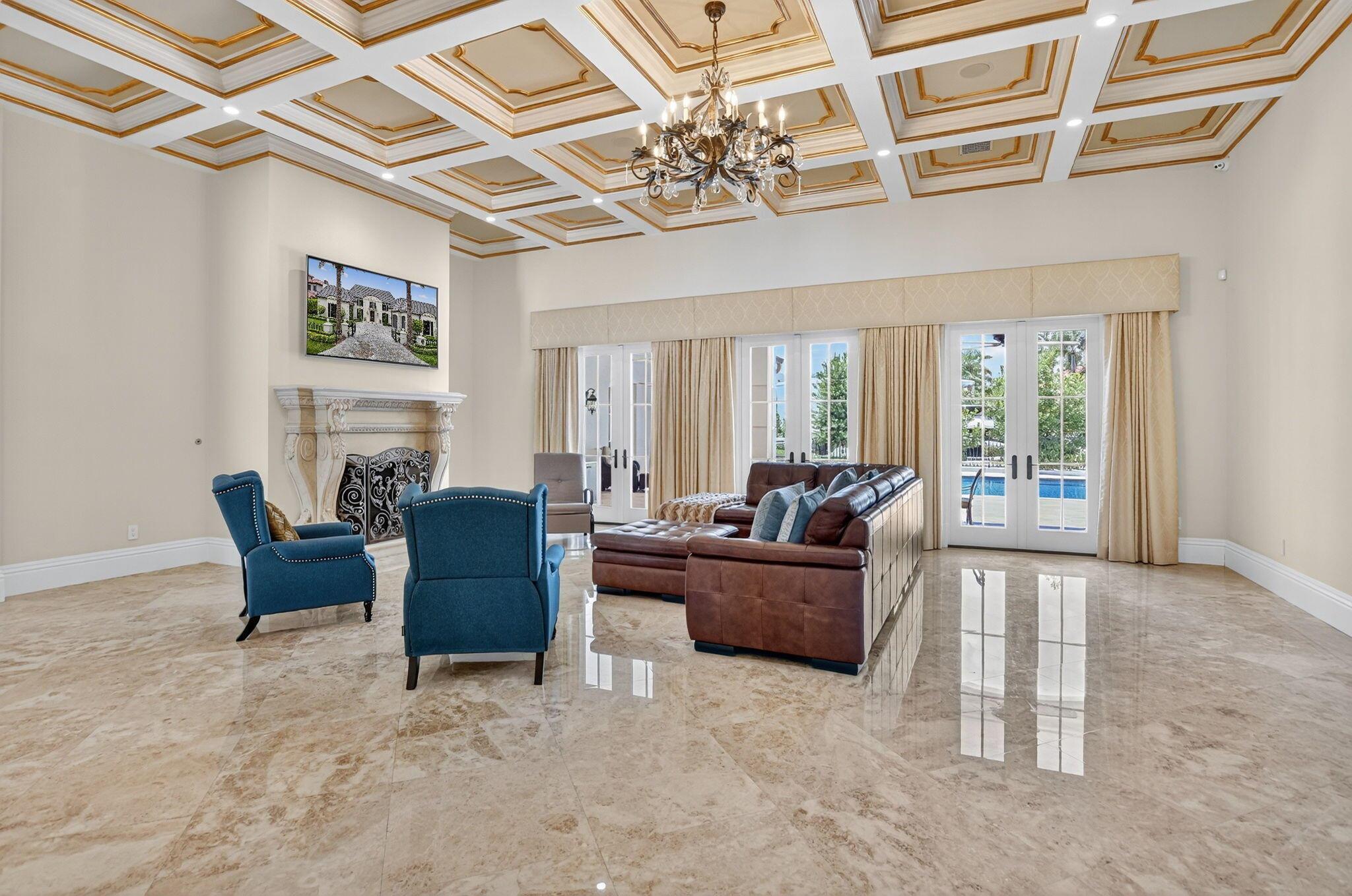 ROYAL PALM YACHT & COUNTR - Residential