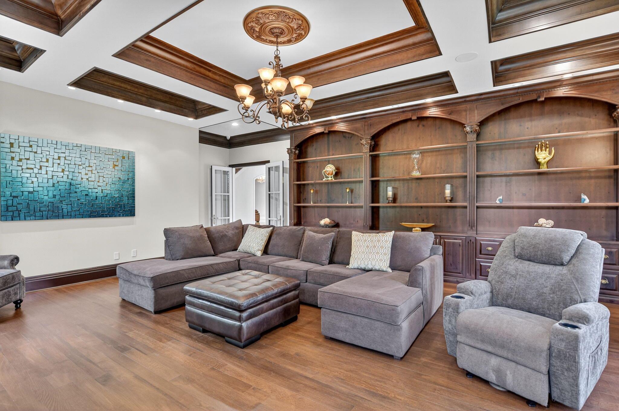 ROYAL PALM YACHT & COUNTR - Residential