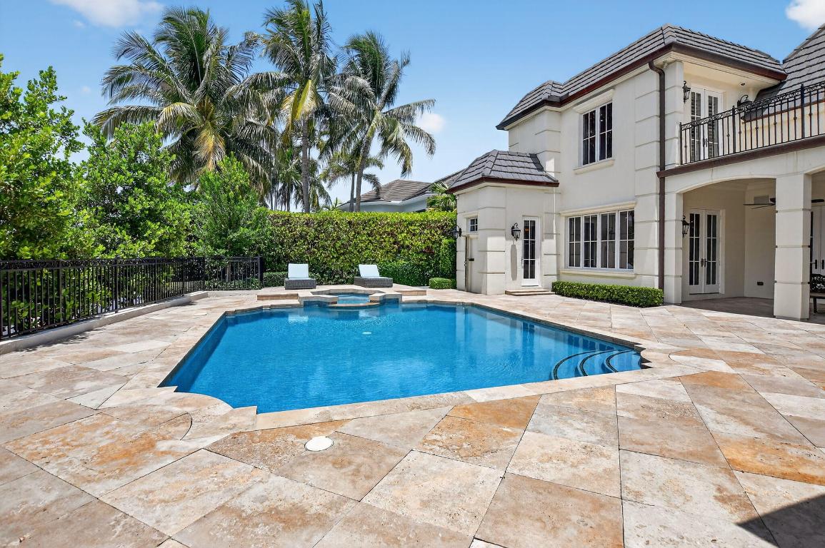 ROYAL PALM YACHT & COUNTRY CLUB - Residential