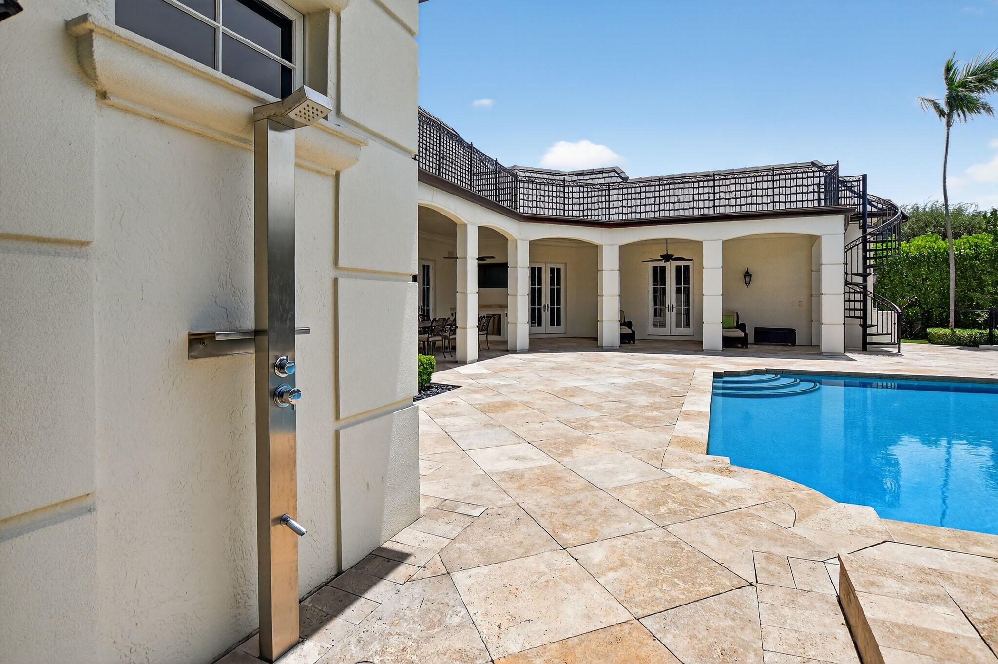 ROYAL PALM YACHT & COUNTR - Residential