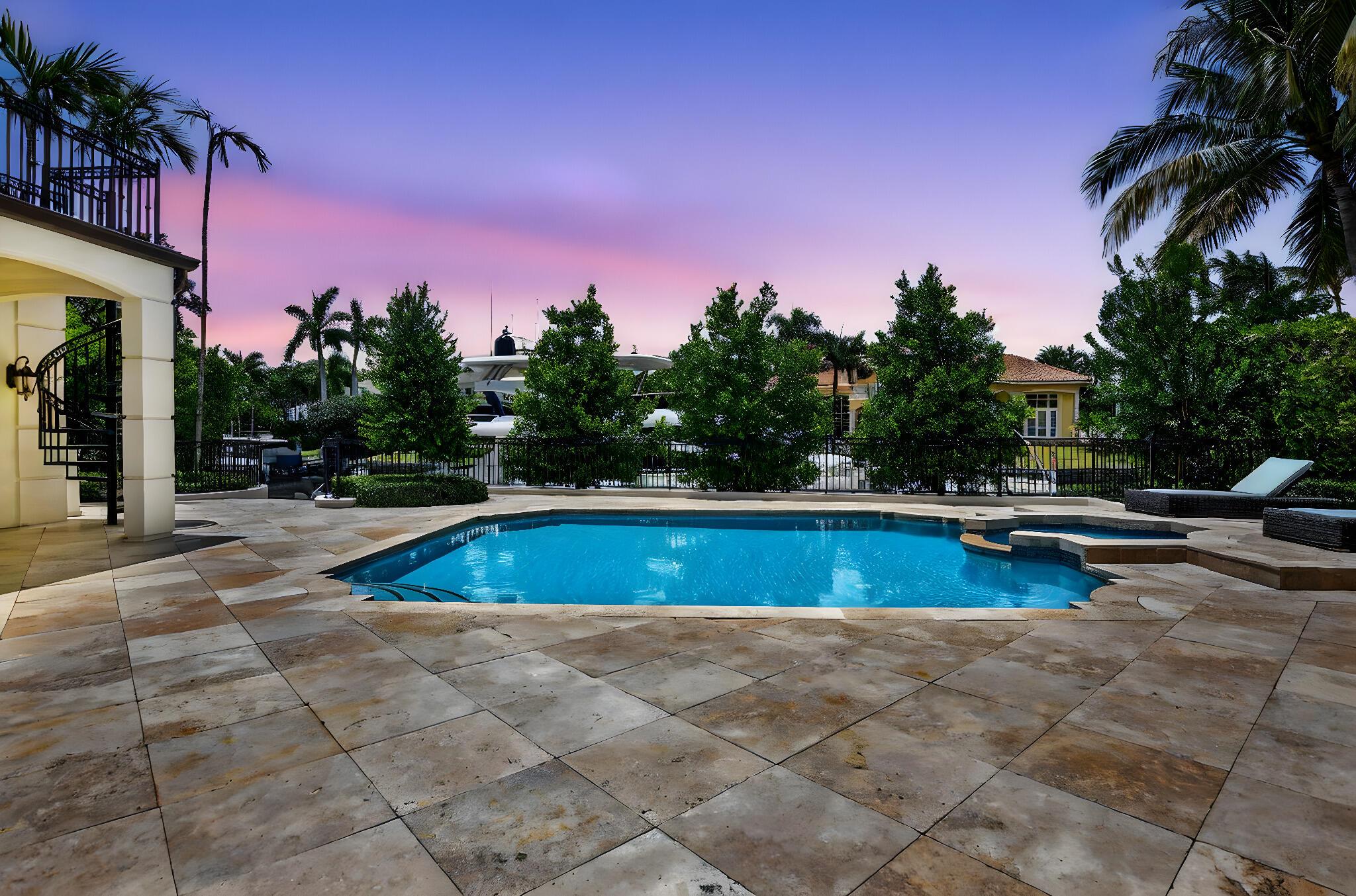 ROYAL PALM YACHT & COUNTR - Residential