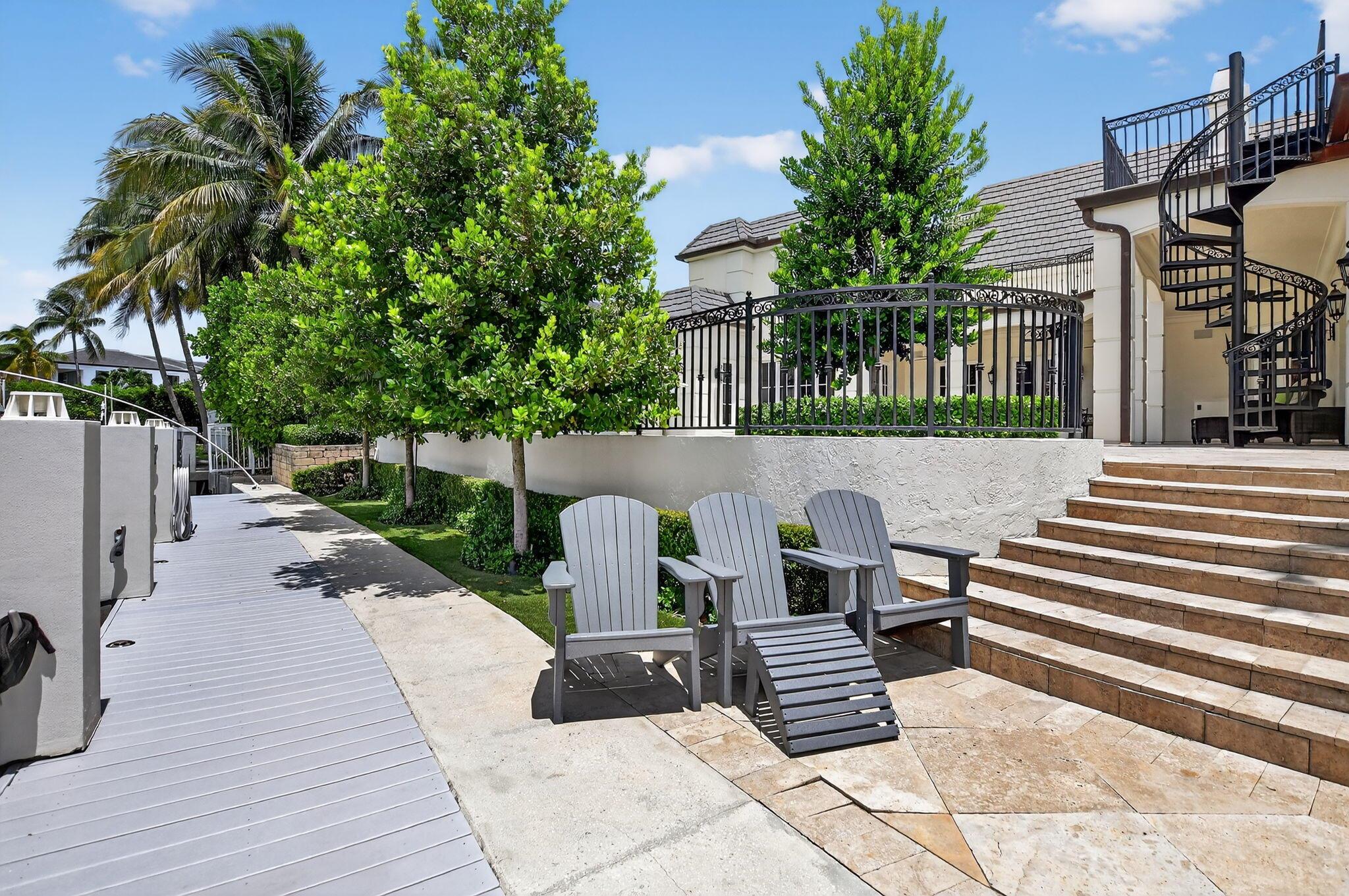 ROYAL PALM YACHT & COUNTR - Residential