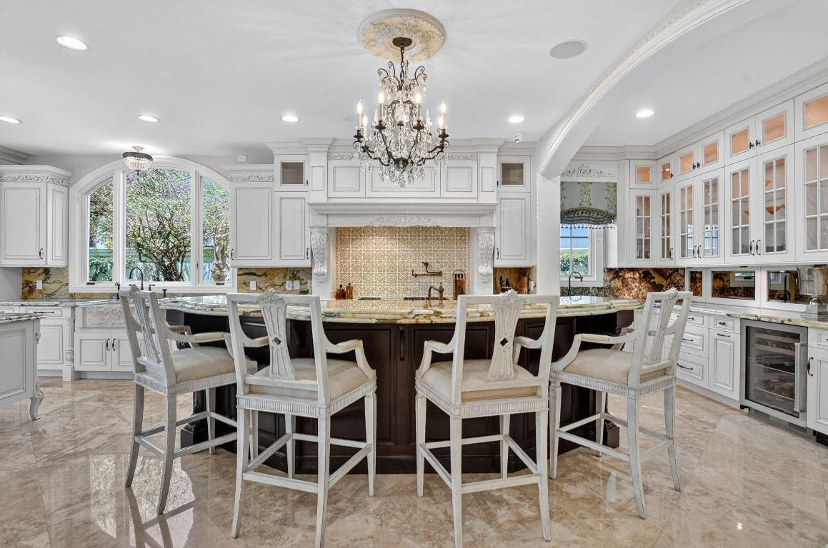 ROYAL PALM YACHT & COUNTRY CLUB - Residential