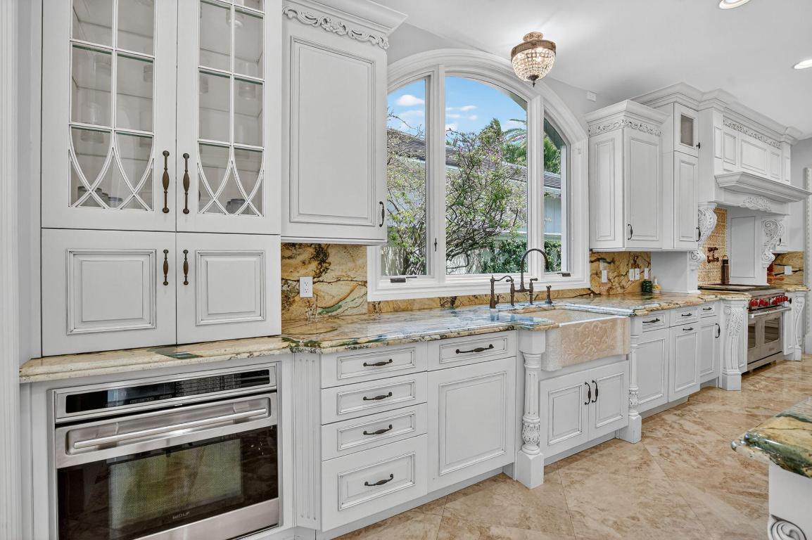 ROYAL PALM YACHT & COUNTRY CLUB - Residential