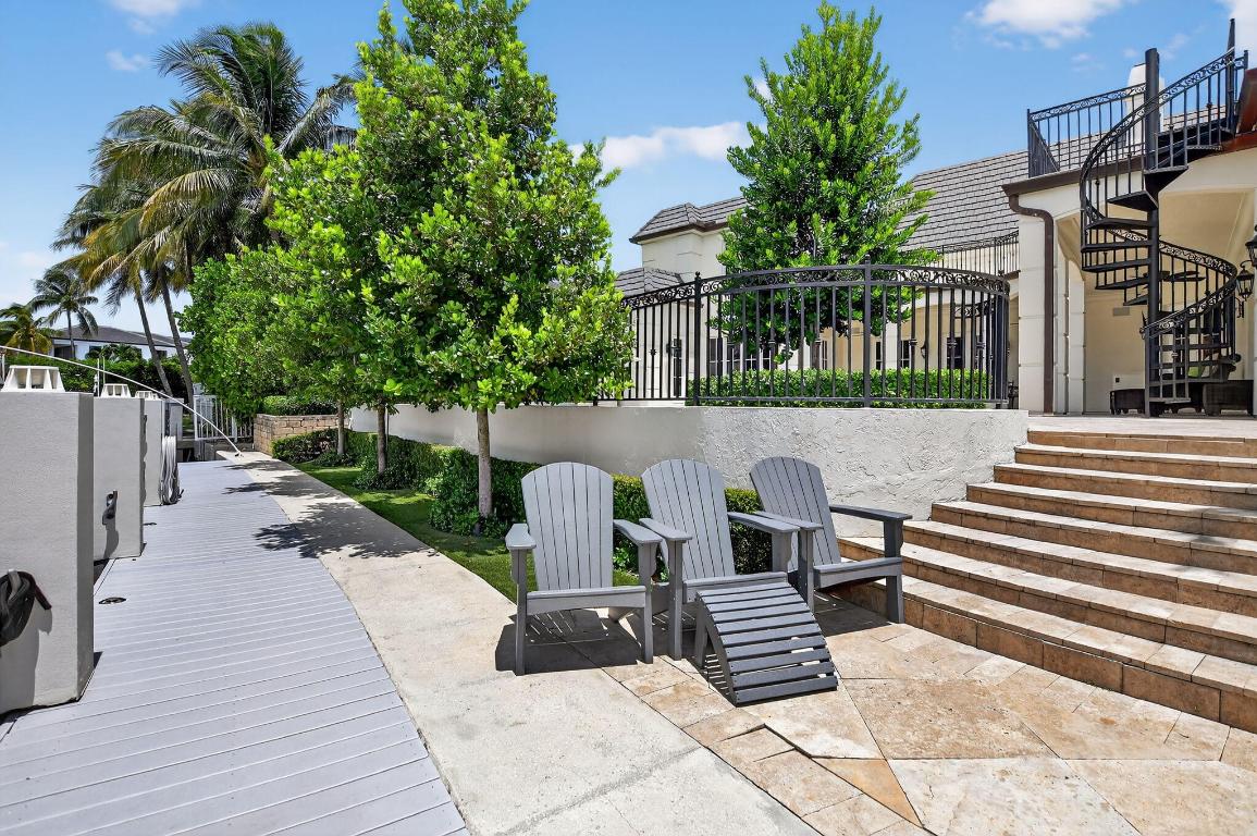 ROYAL PALM YACHT & COUNTRY CLUB - Residential