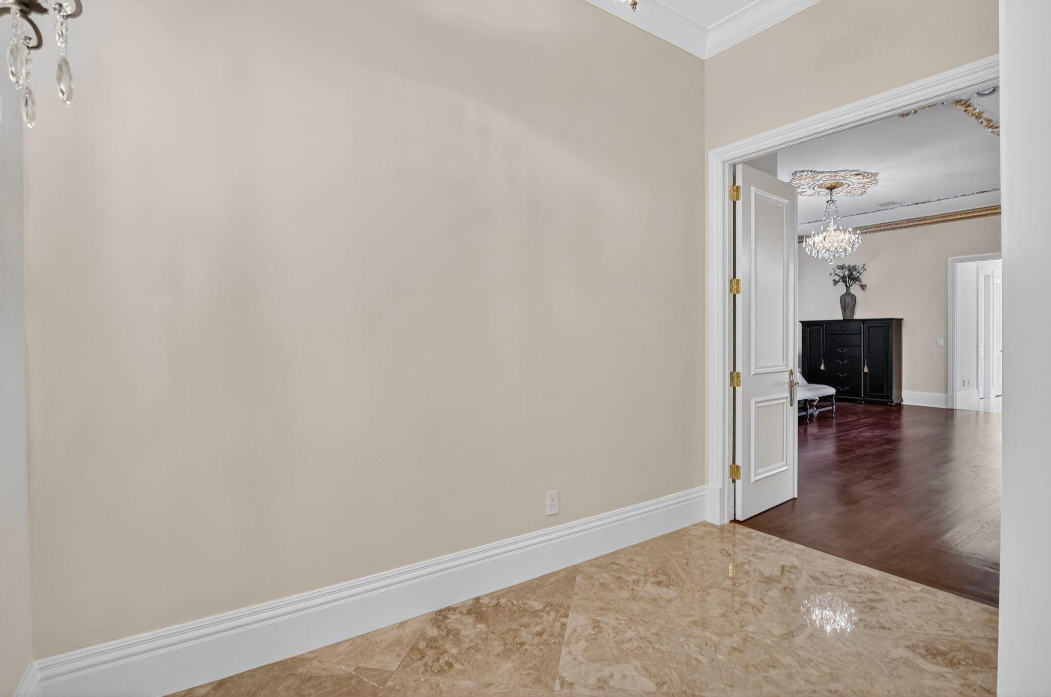 ROYAL PALM YACHT & COUNTR - Residential