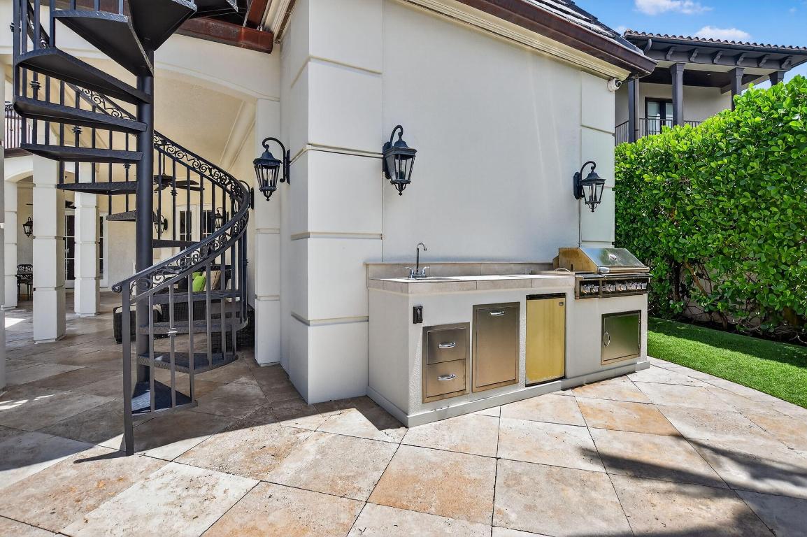 ROYAL PALM YACHT & COUNTRY CLUB - Residential